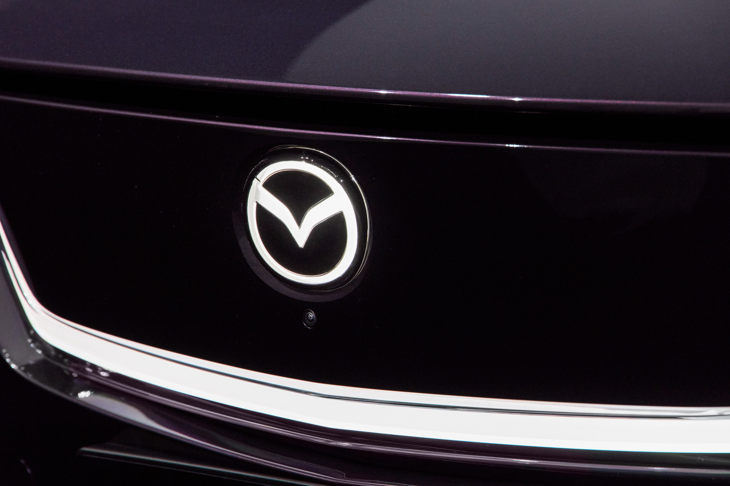 Mazda CX-6e exterior 00001