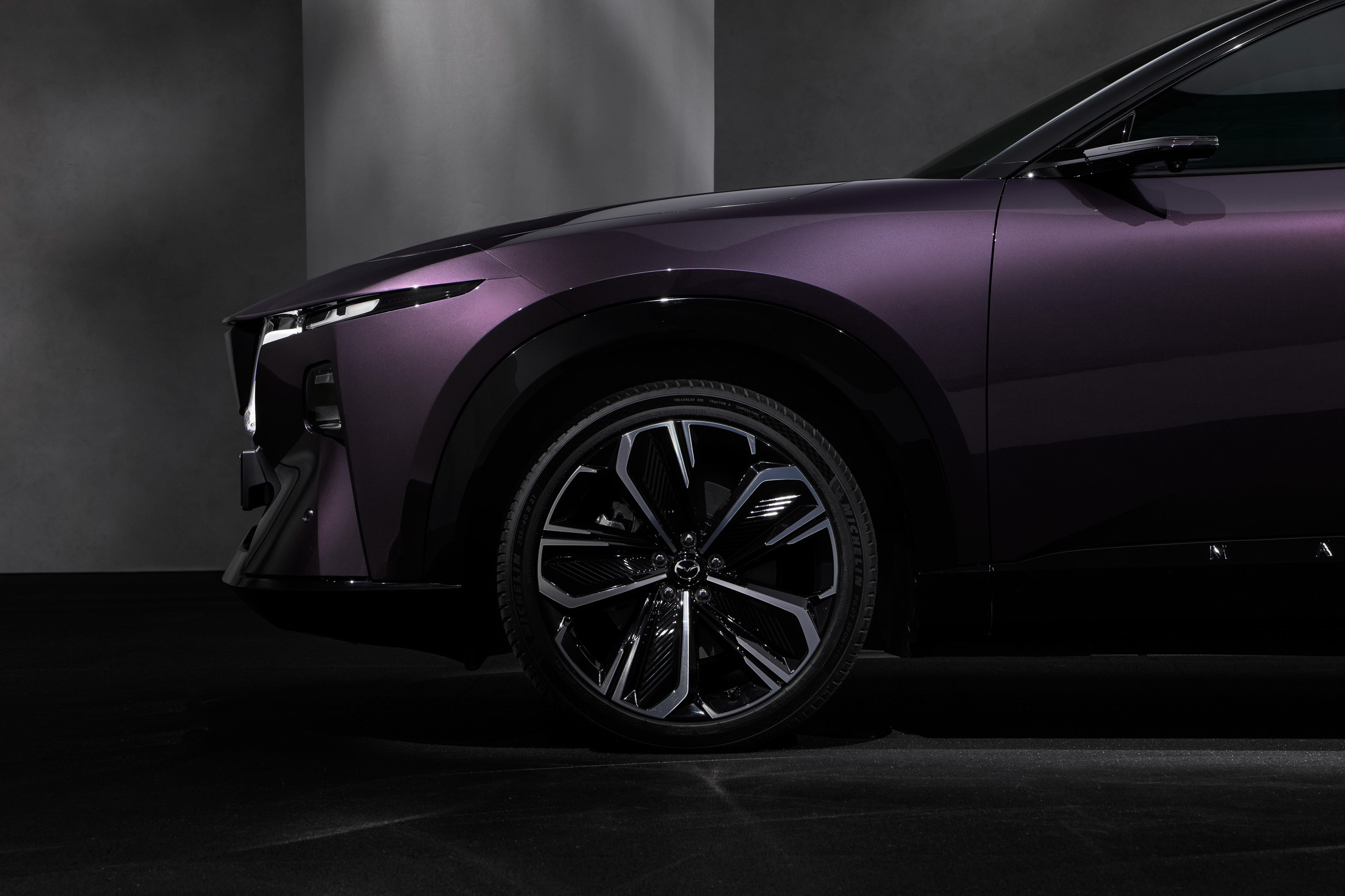 Mazda CX-6e exterior 00004
