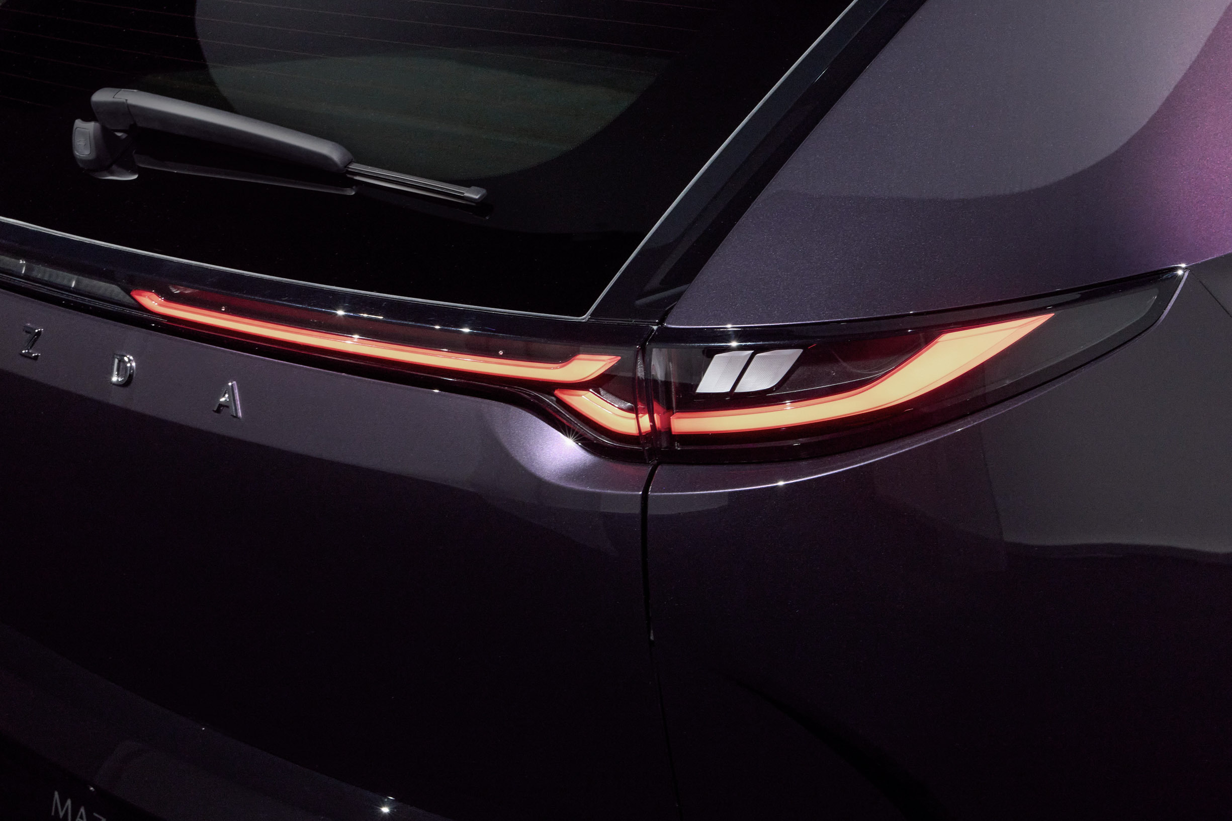 Mazda CX-6e exterior 00011