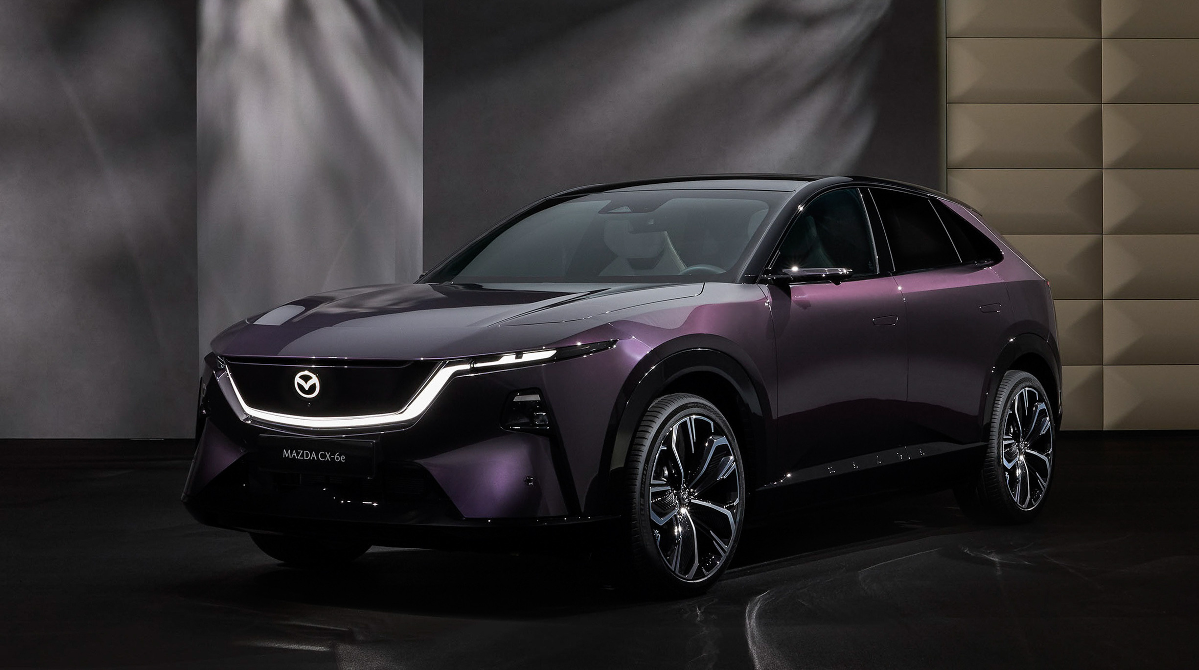 Mazda CX-6e exterior 00016