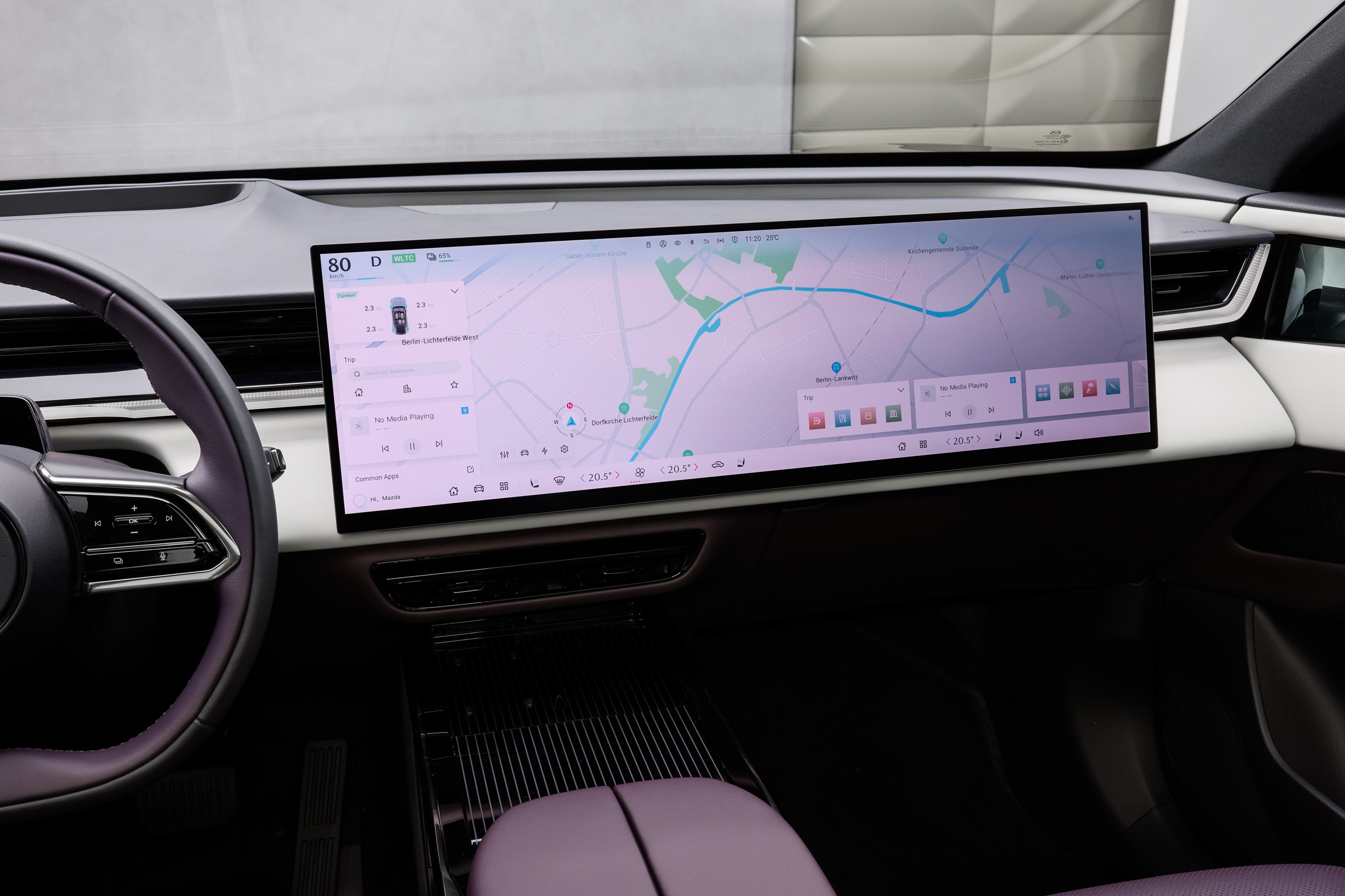 Mazda CX-6e interior 00008