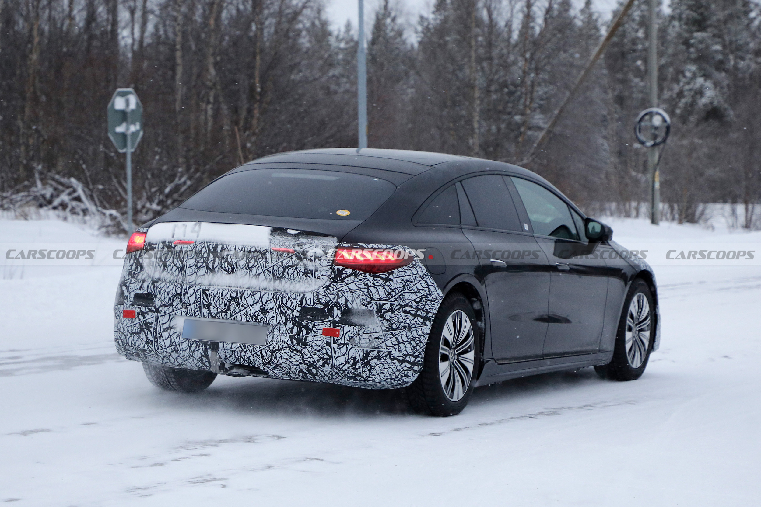 2027 Mercedes EQS 112 9