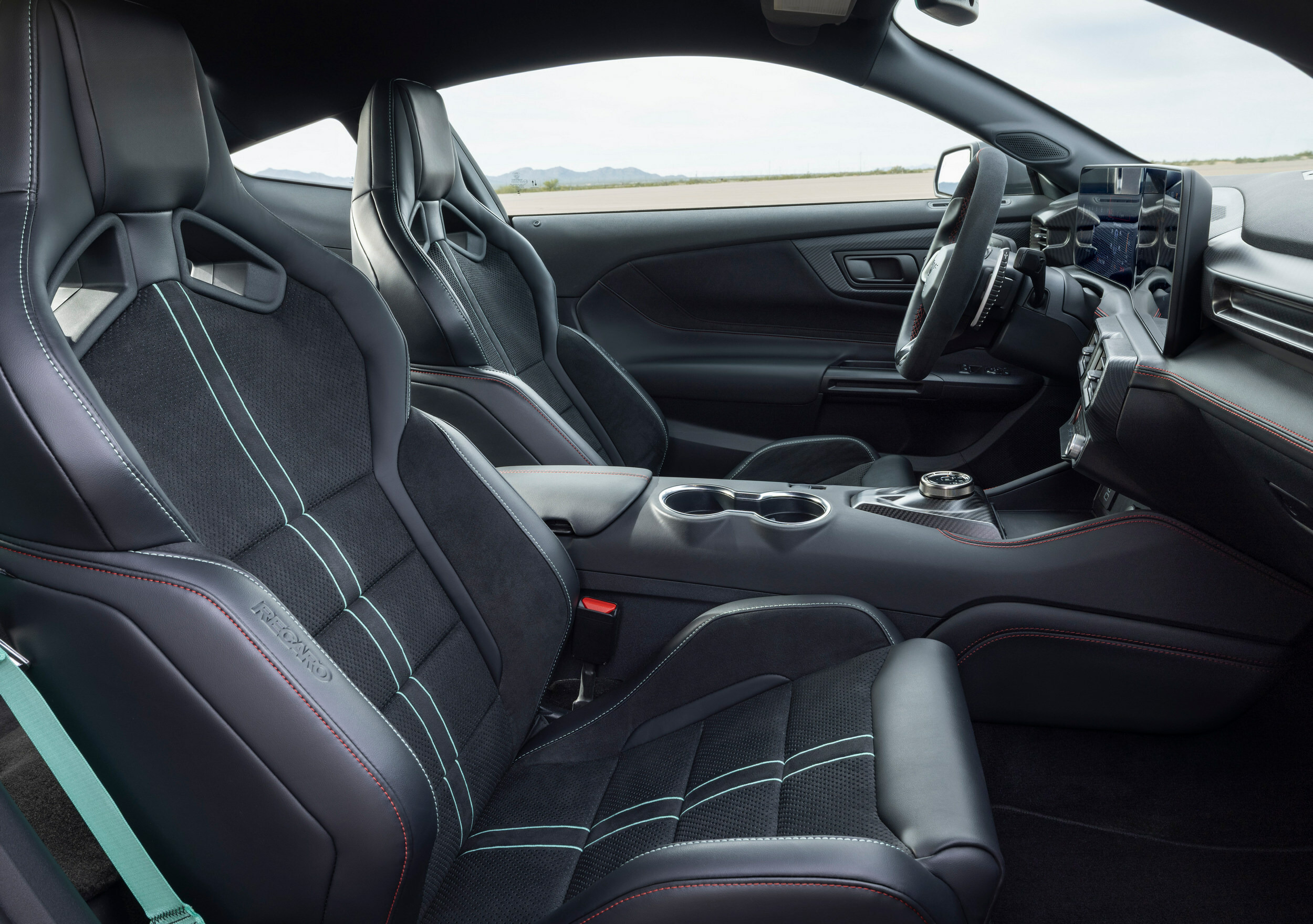 Ford Mustang Dark Horse SC 116 40