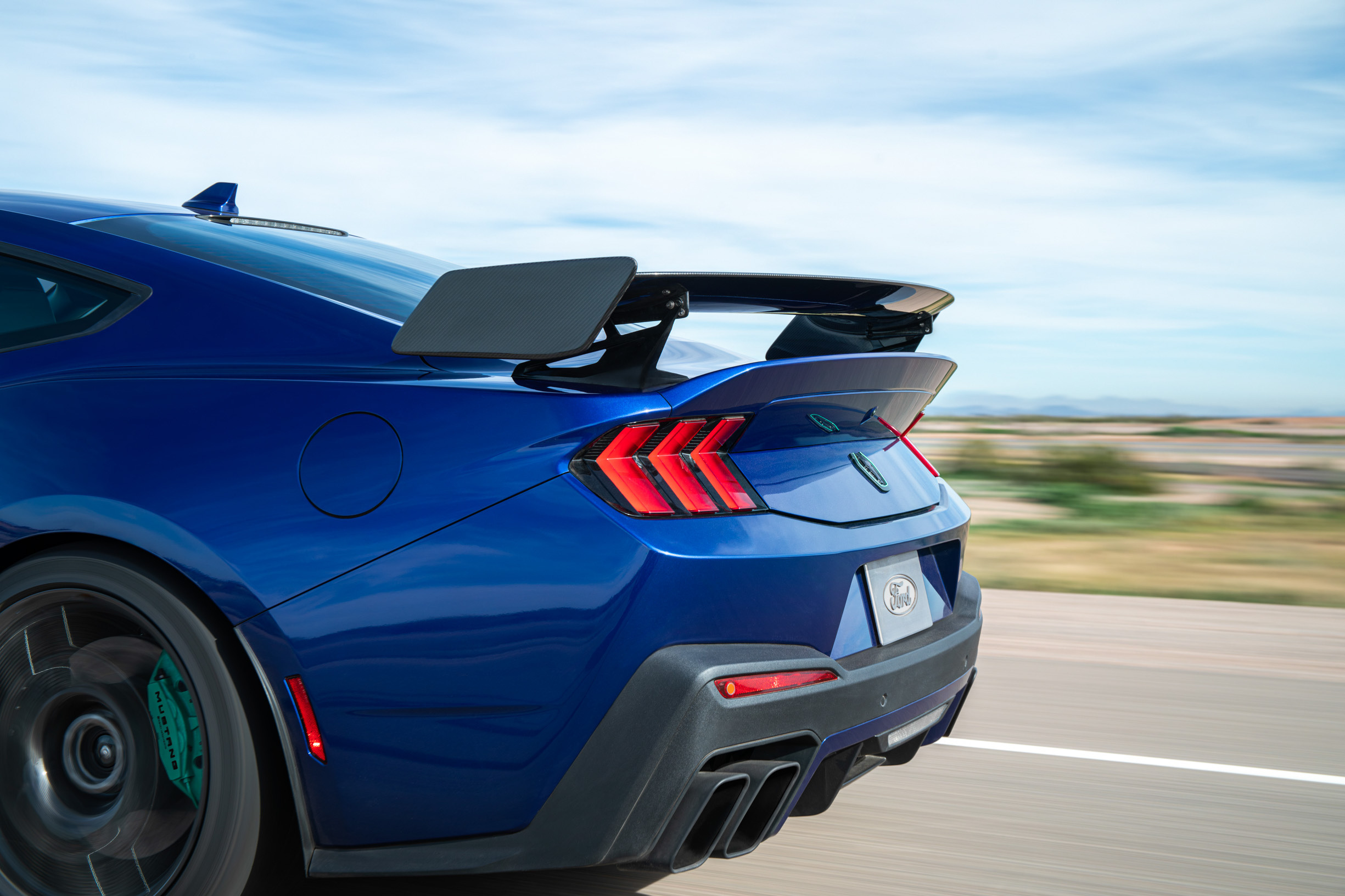 2026 Ford Mustang Dark Horse SC 00032