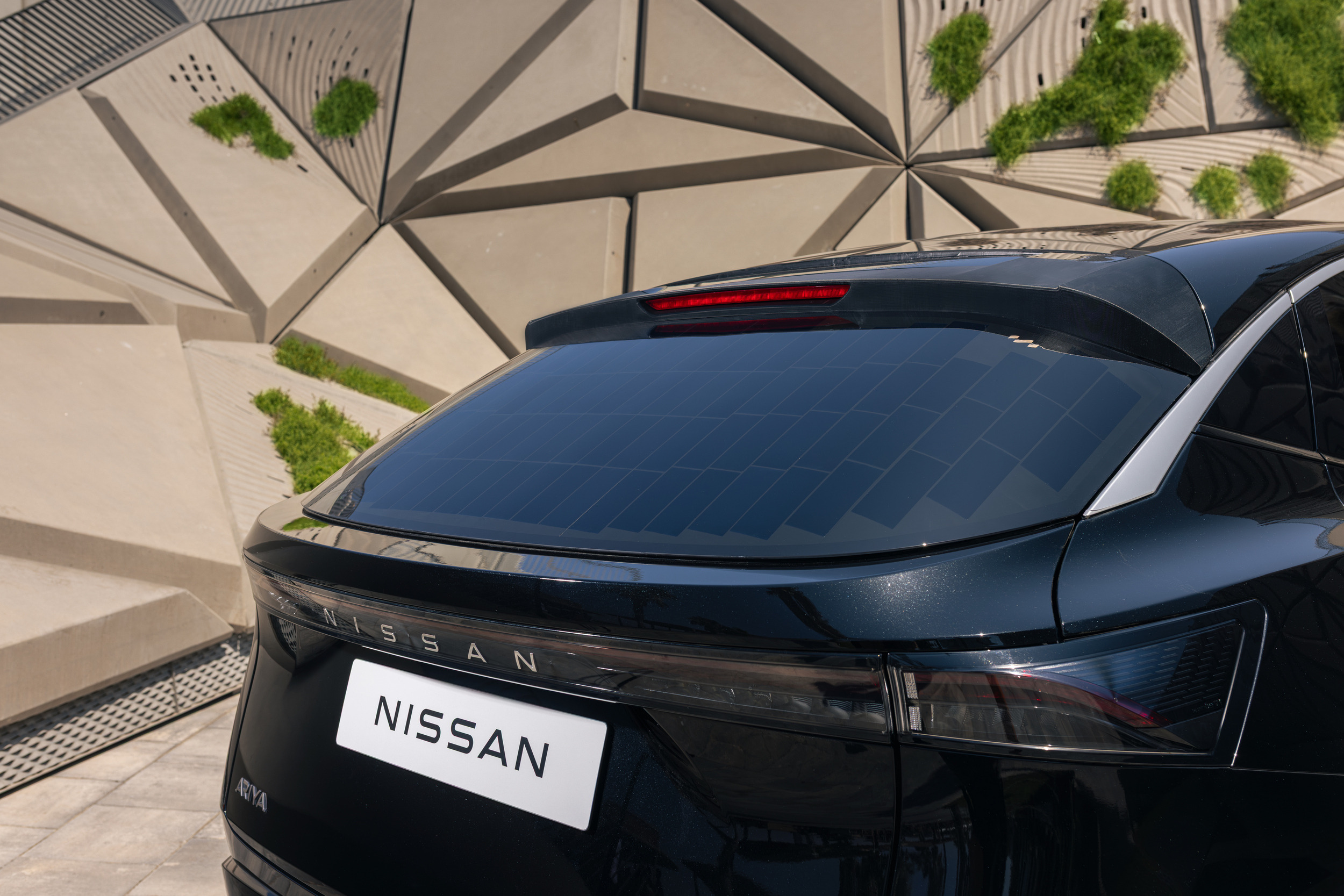 Nissan Ariya Solar 126 3