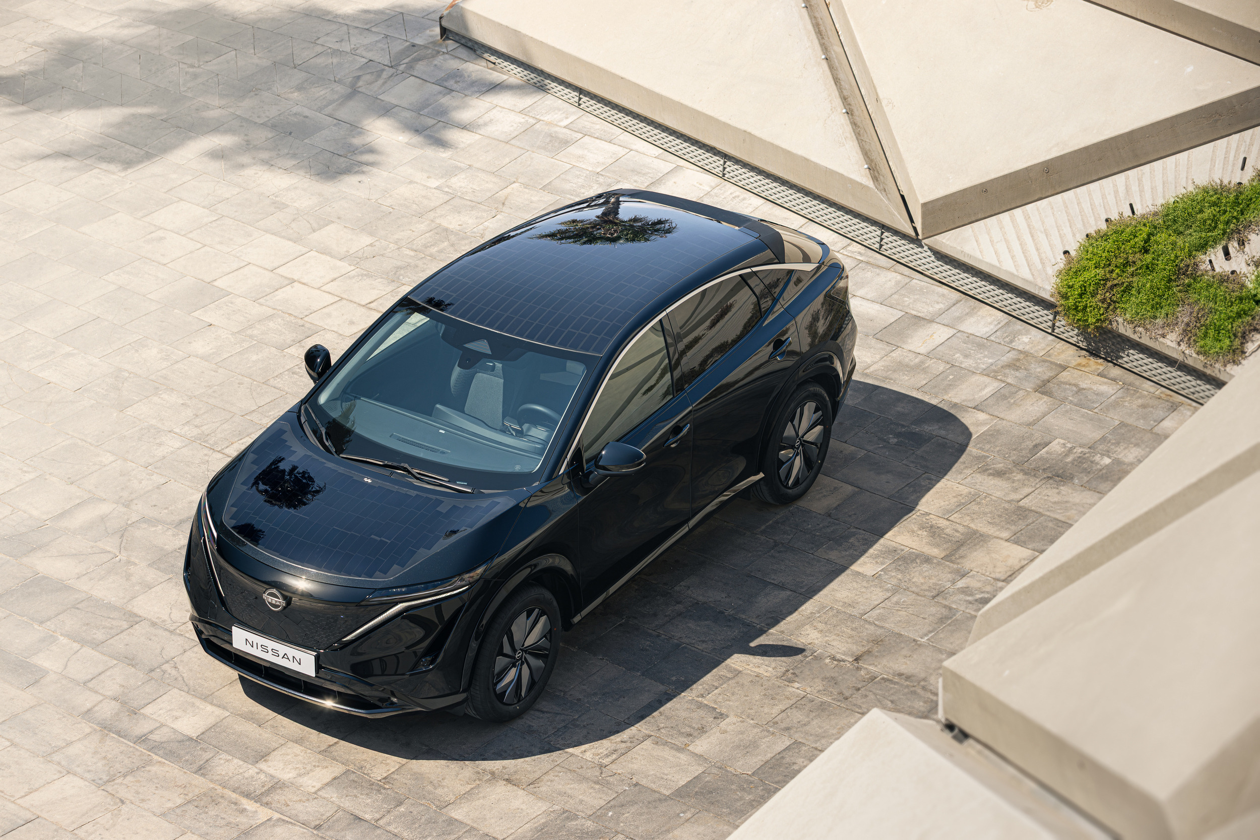 Nissan Ariya Solar 126 8