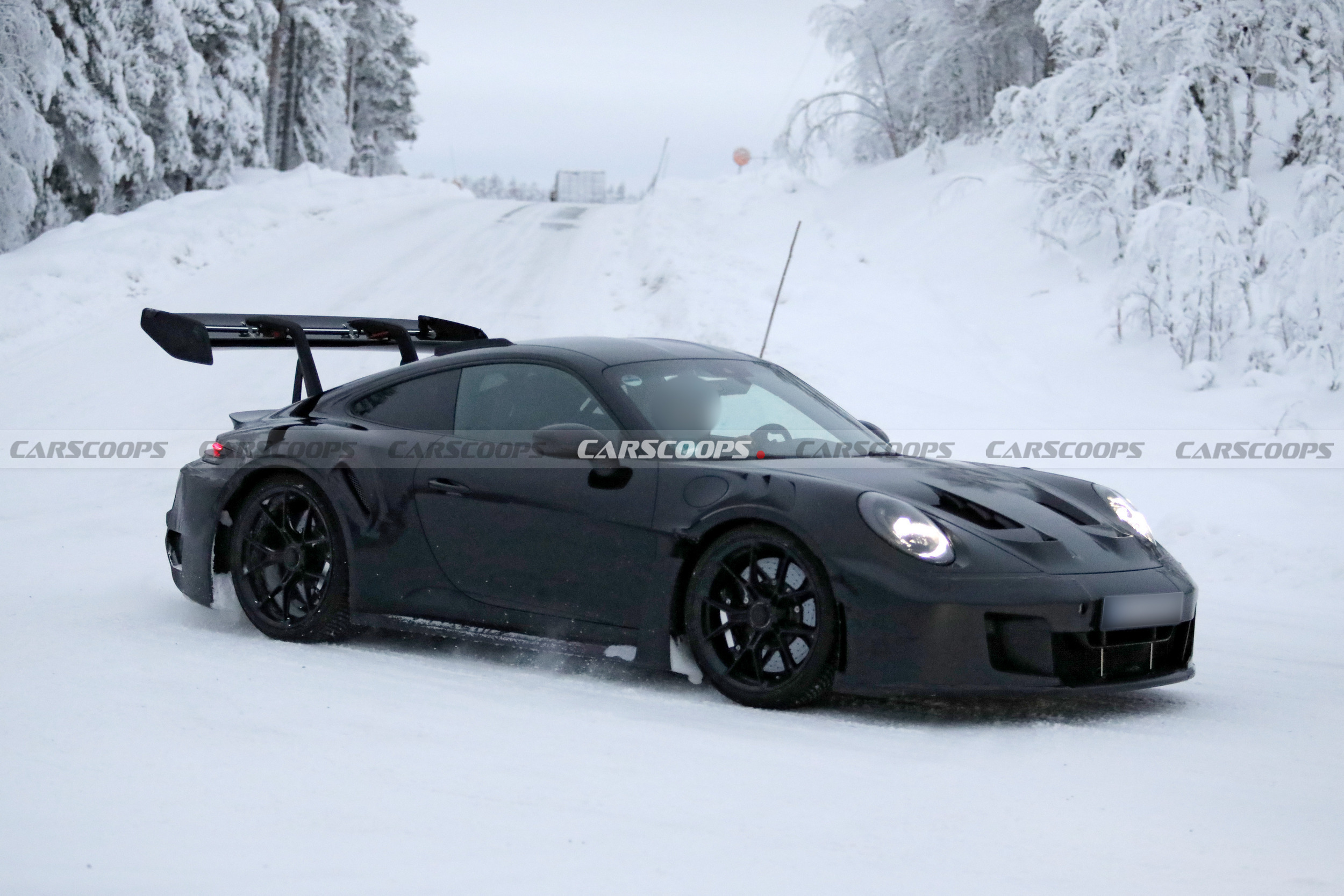 2027 Porsche 911 GT3 RS 122 3