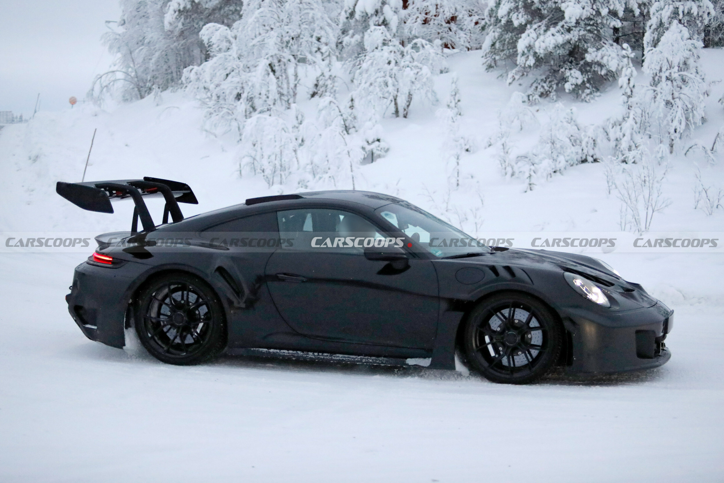 2027 Porsche 911 GT3 RS 122 4