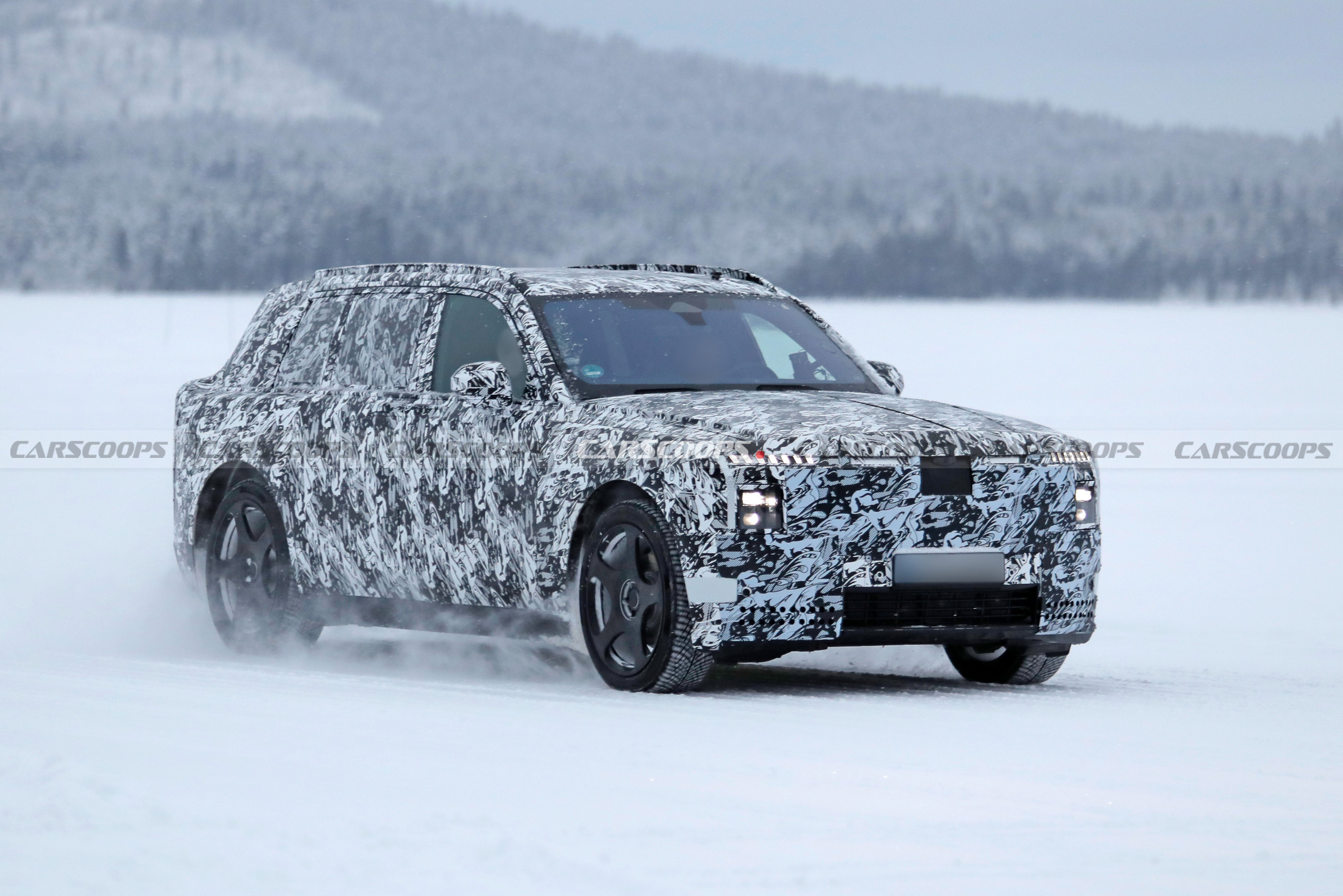 Rolls-Royce Cullinan EV 115 3