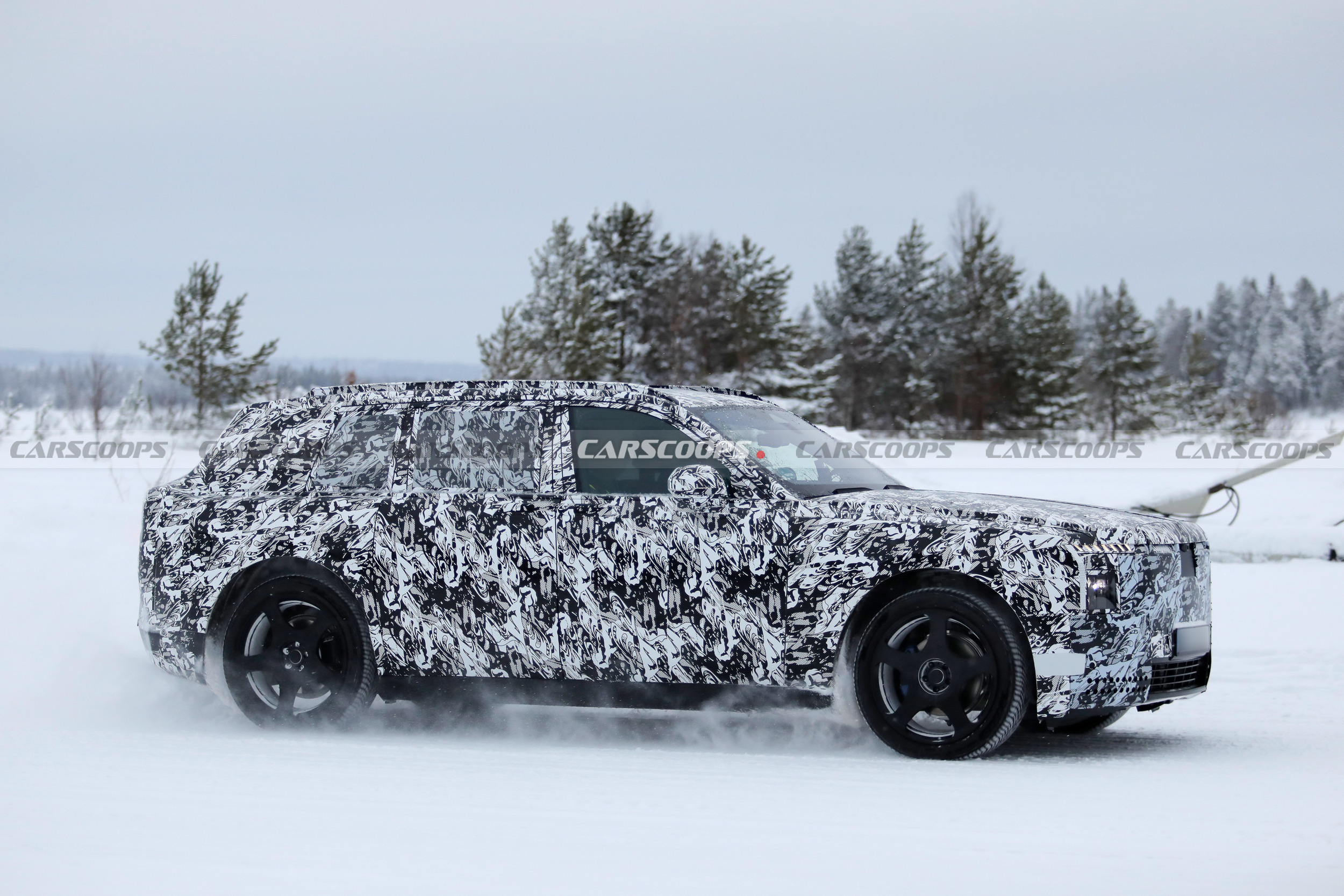 Rolls-Royce Cullinan EV 115 7