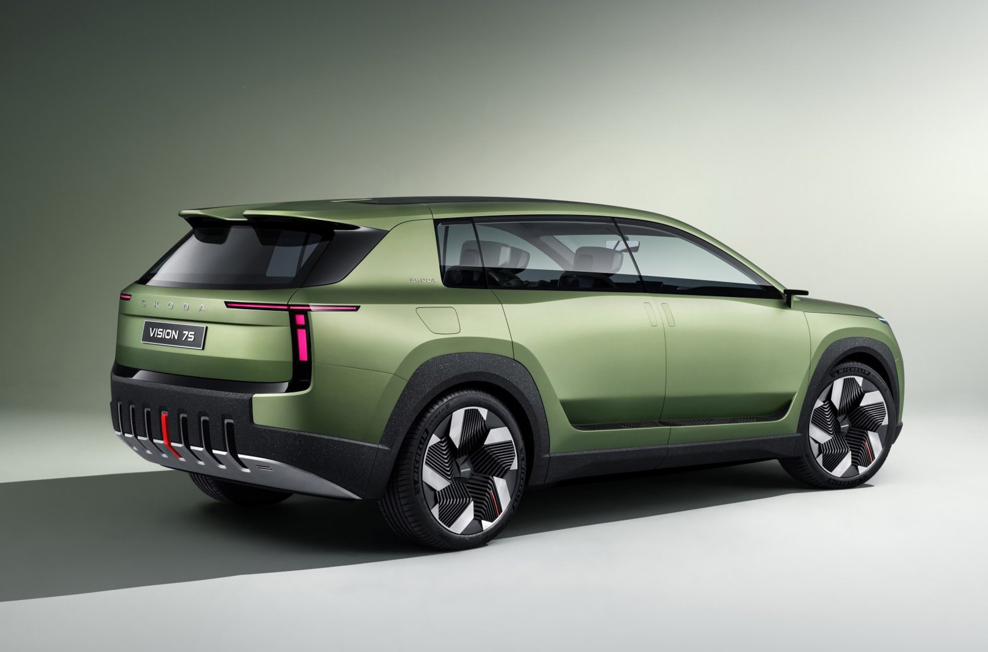 Skoda Vision 7S 00031
