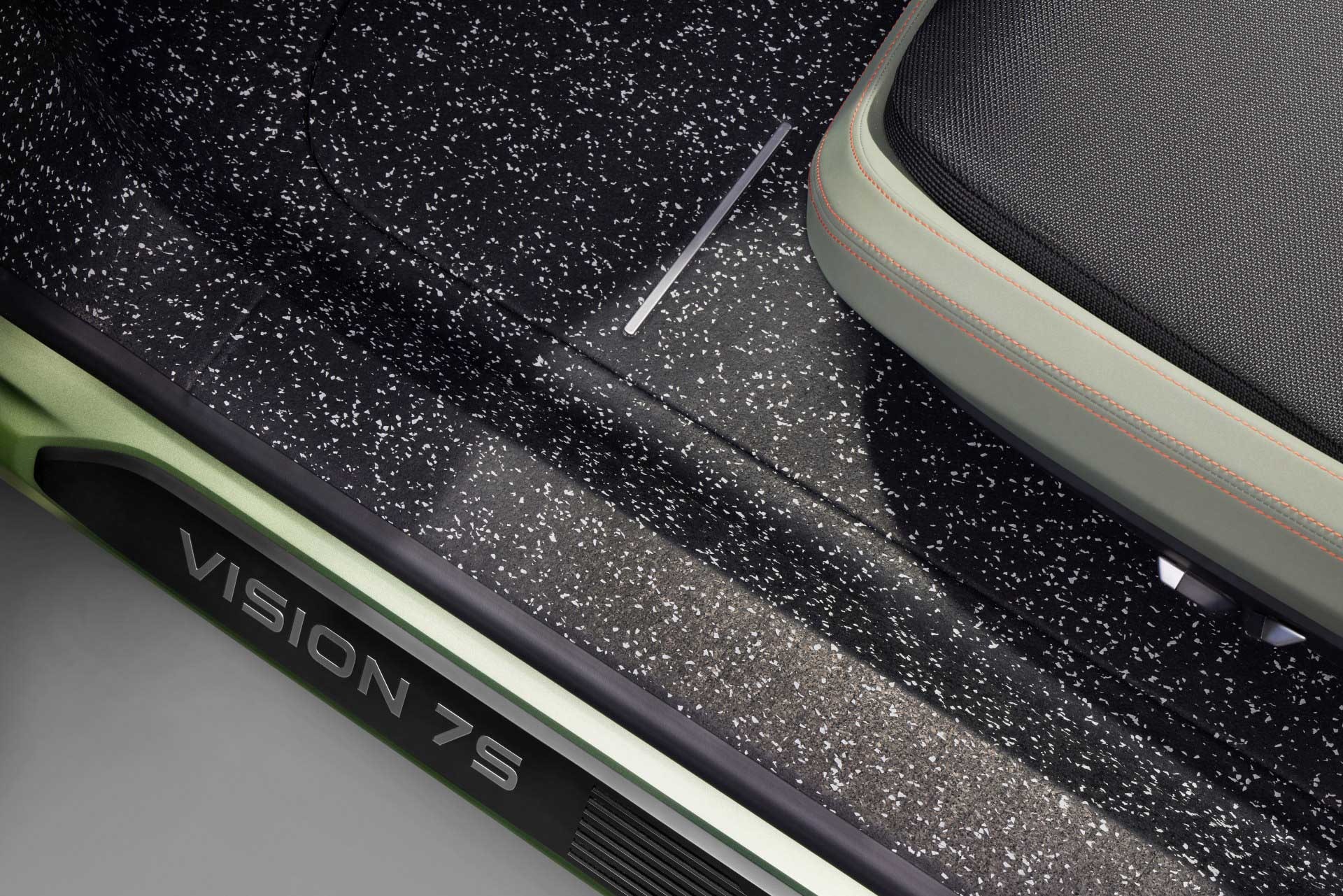 Skoda Vision 7S 00033