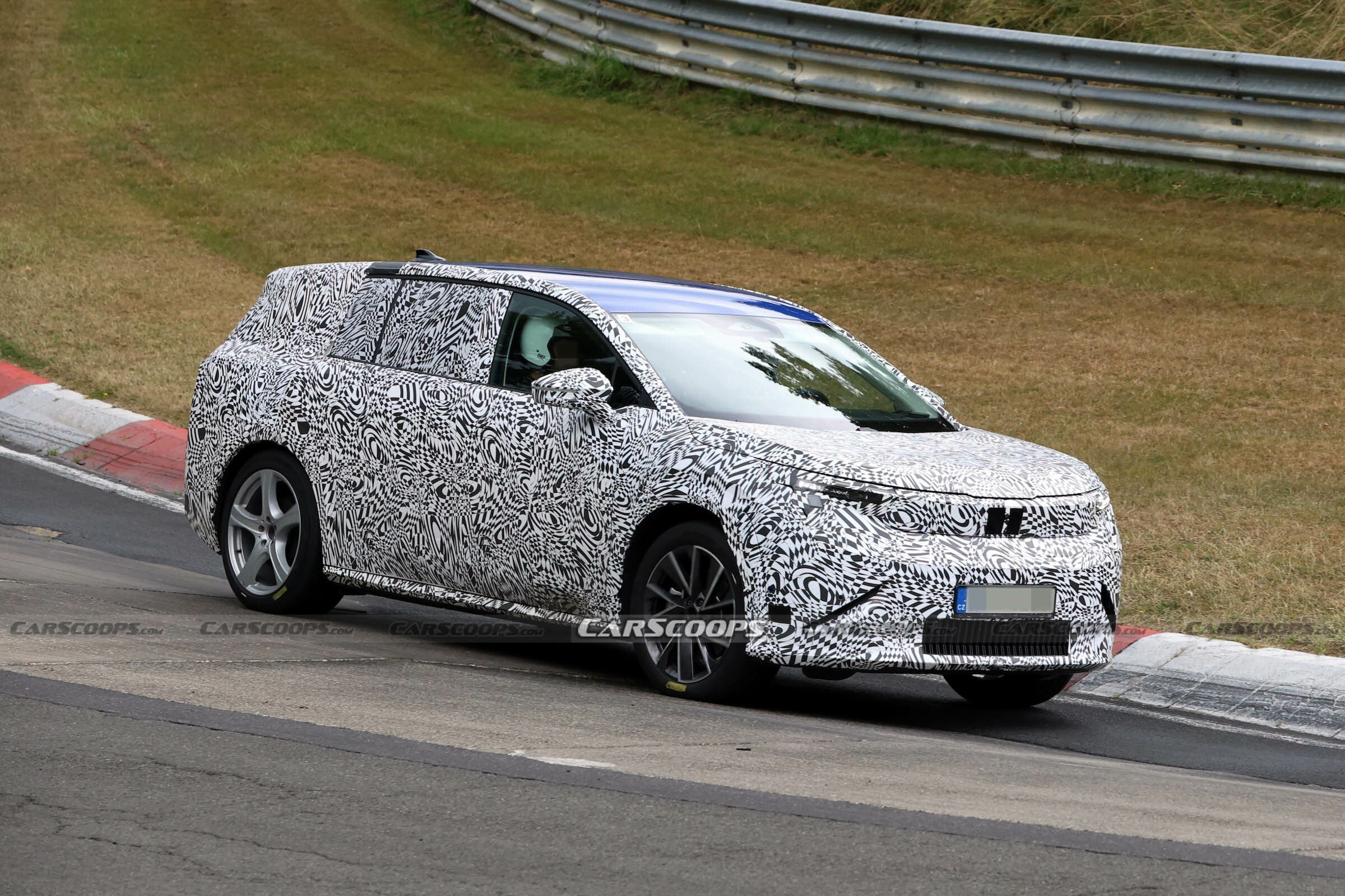 Skoda Vision 7S prototype 00009