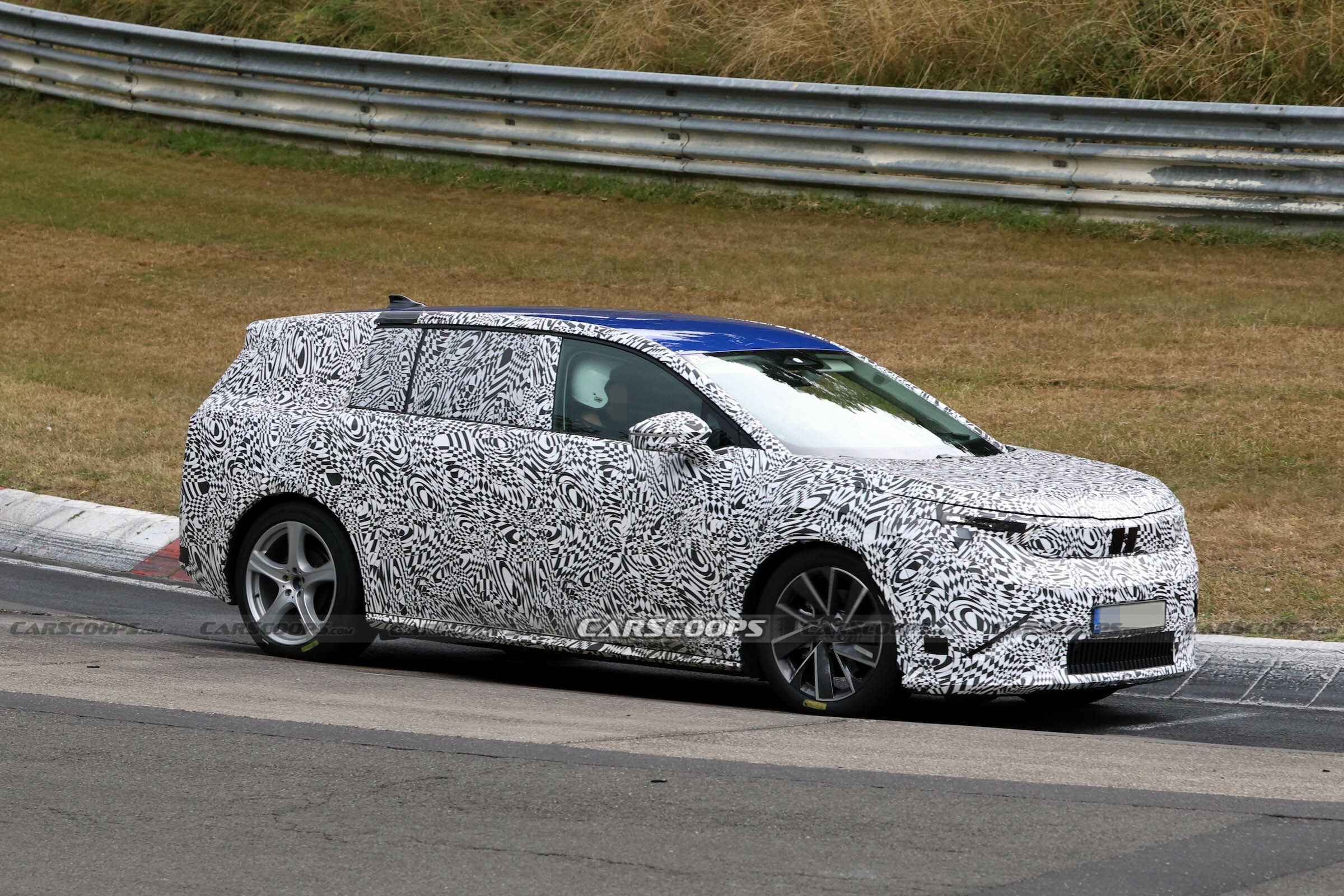 Skoda Vision 7S prototype 00010
