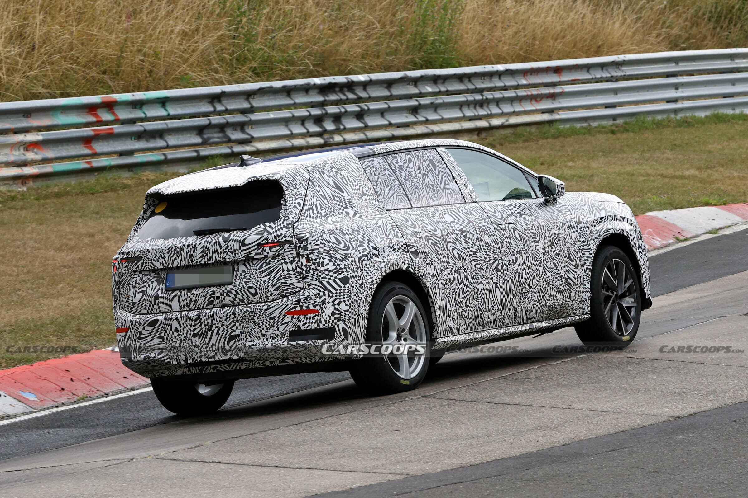 Skoda Vision 7S prototype 00014