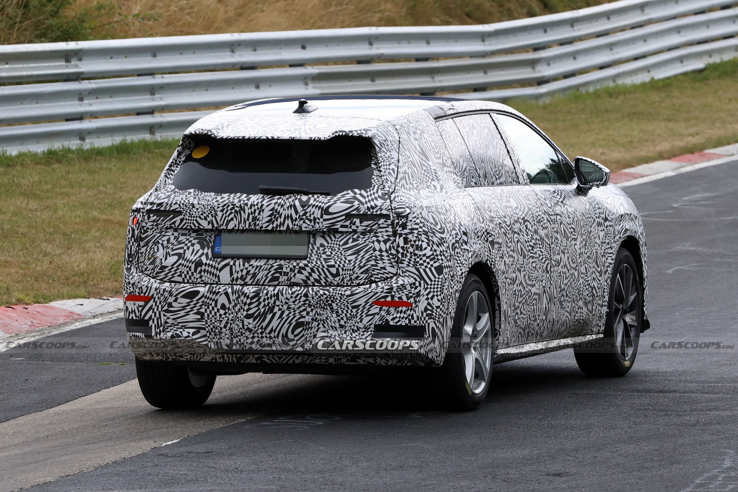 Skoda Vision 7S prototype 00016
