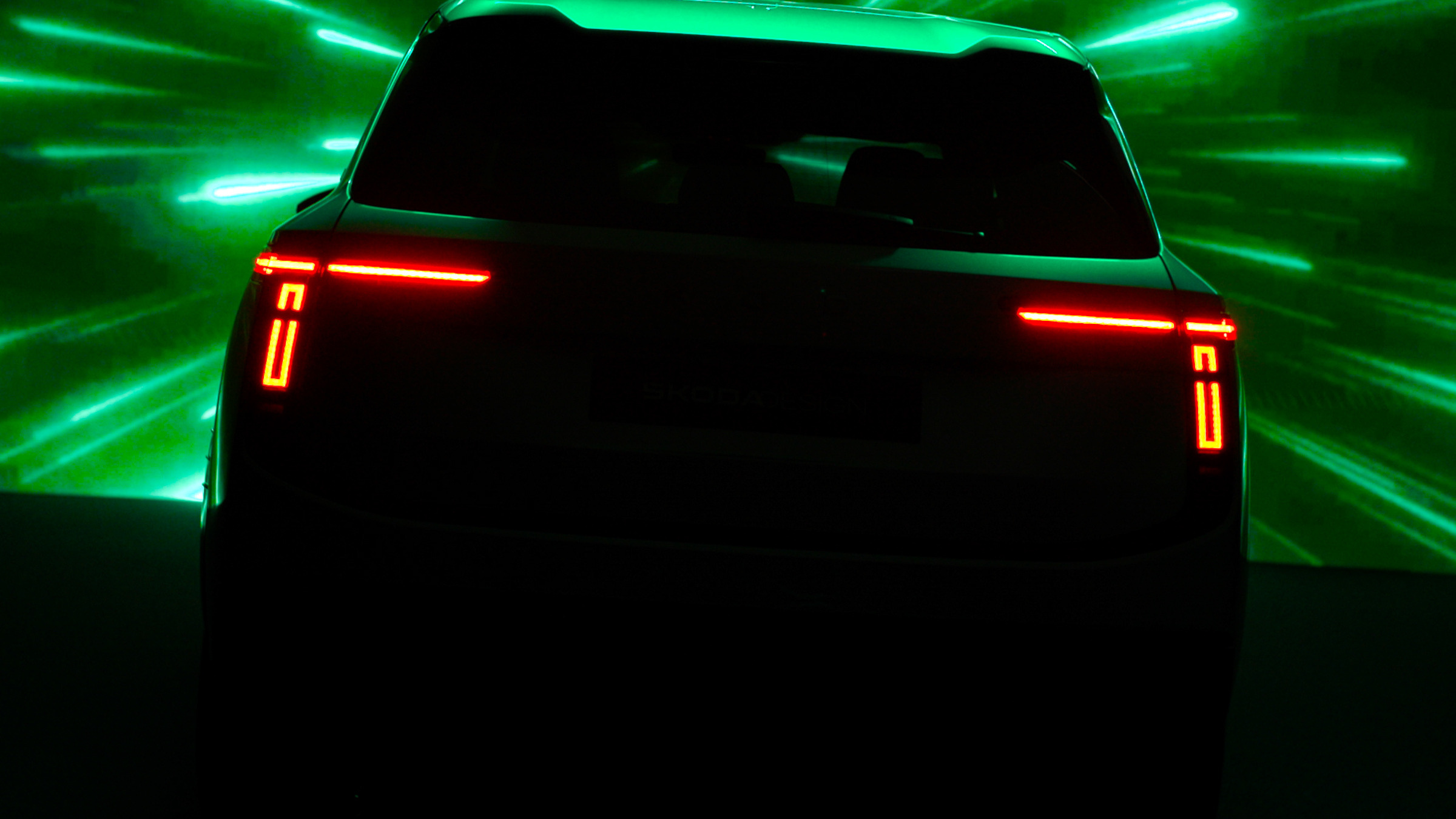 Skoda large family SUV teaser 00002