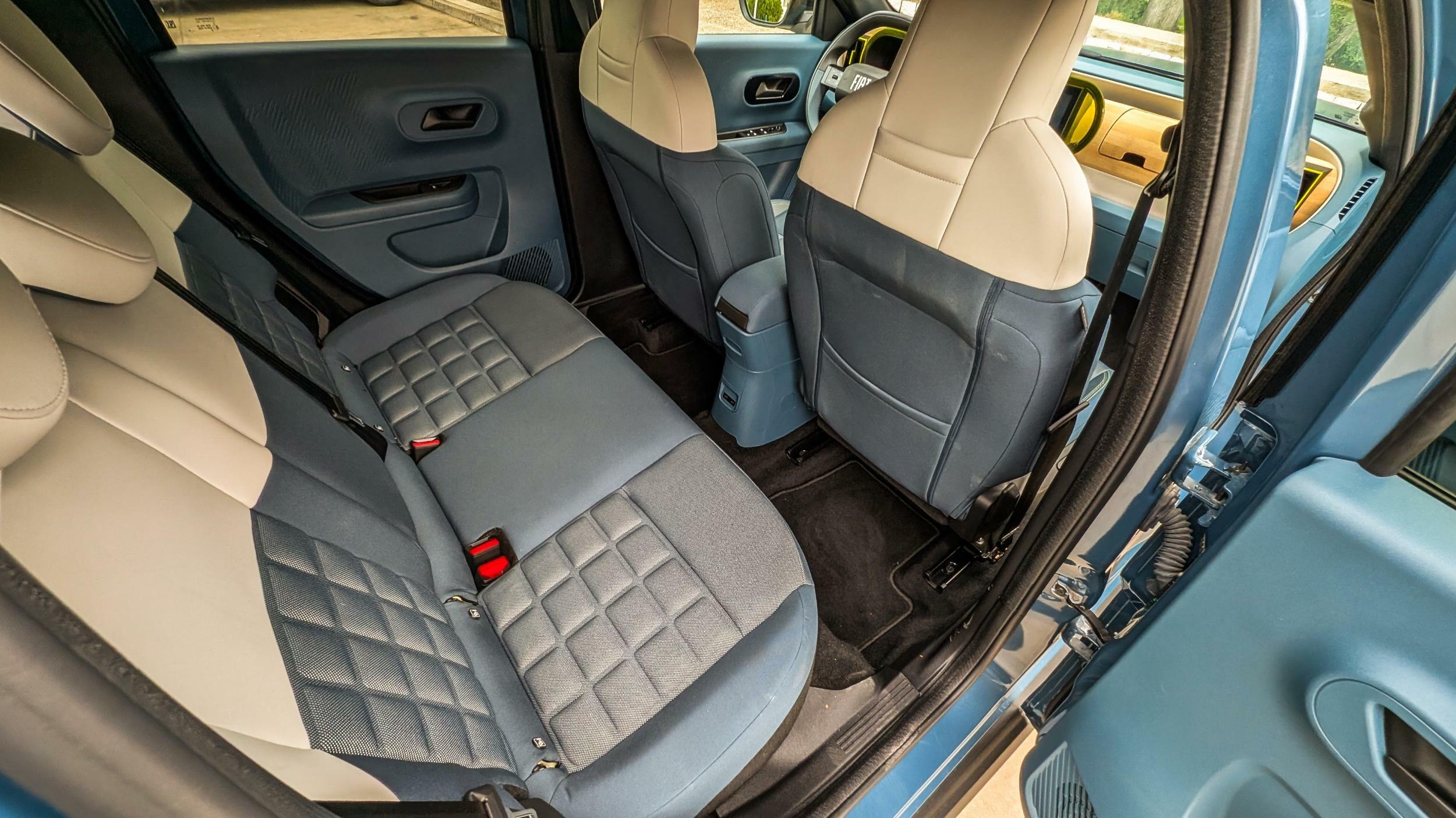 Fiat Grande Panda VS Citroen C3 - CarScoops (33)s