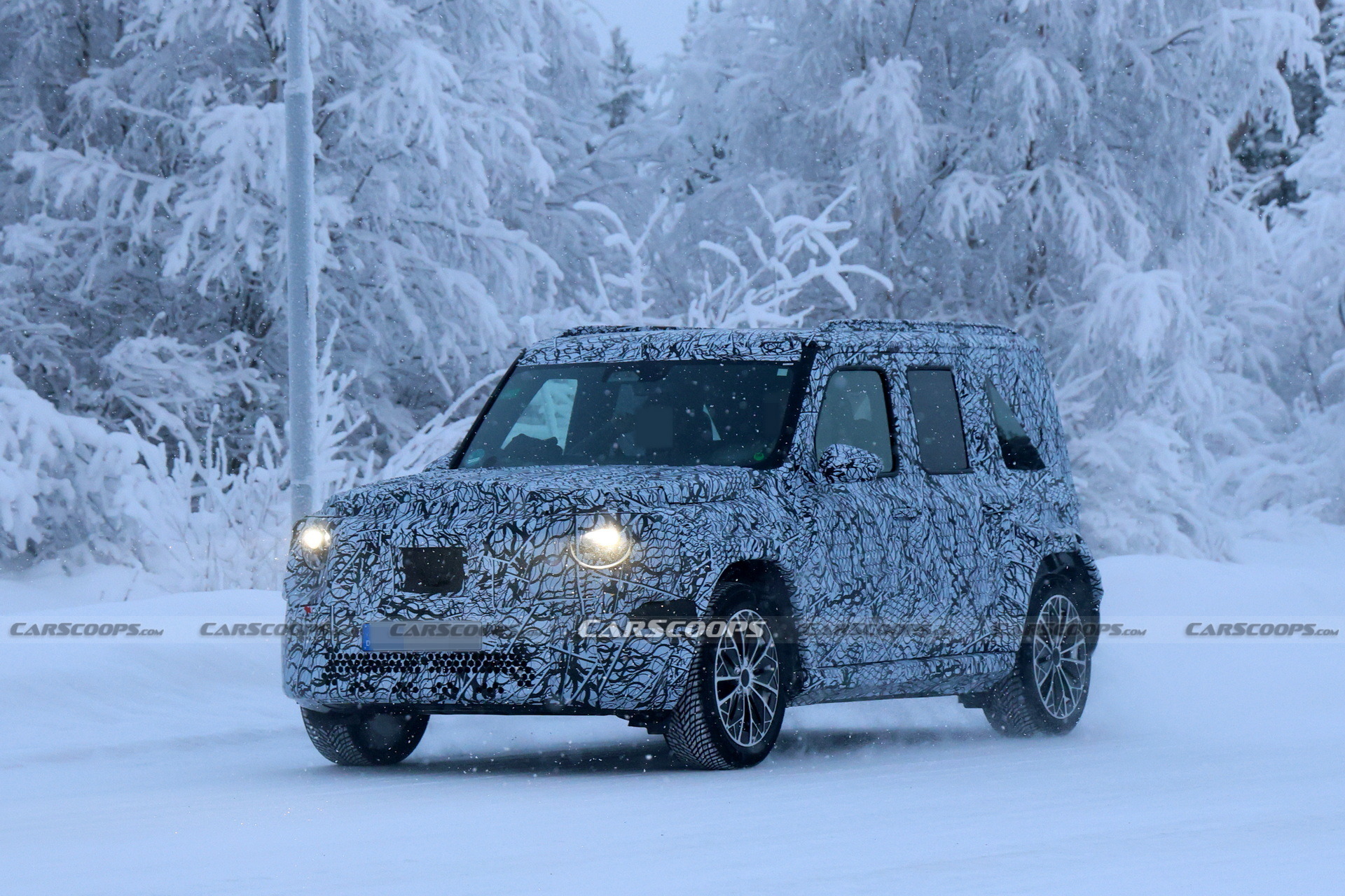 Mercedes-Benz Baby G-Class Scoop - 1