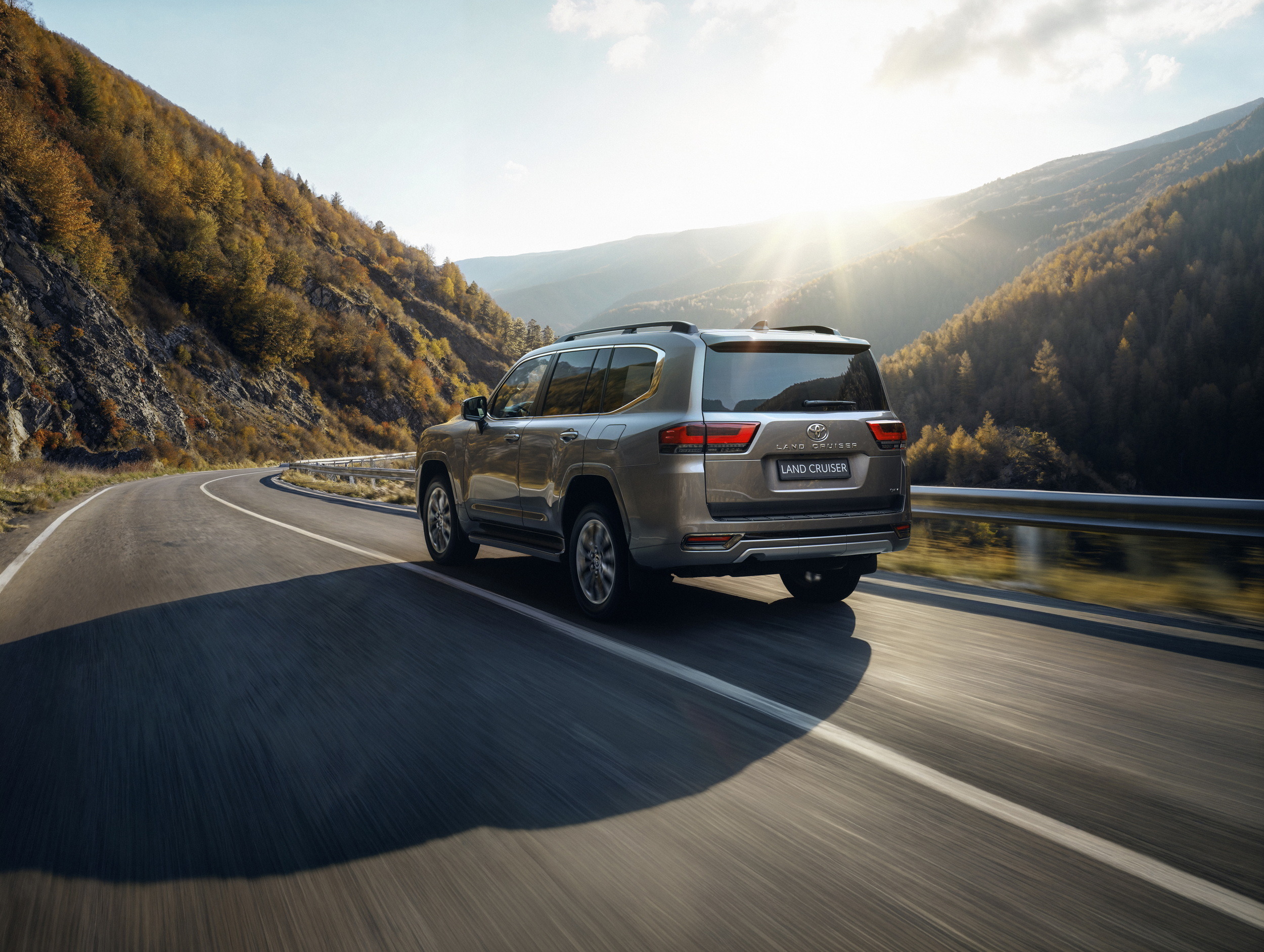 2026 Toyota Land Cruiser 300 Hybrid (2)