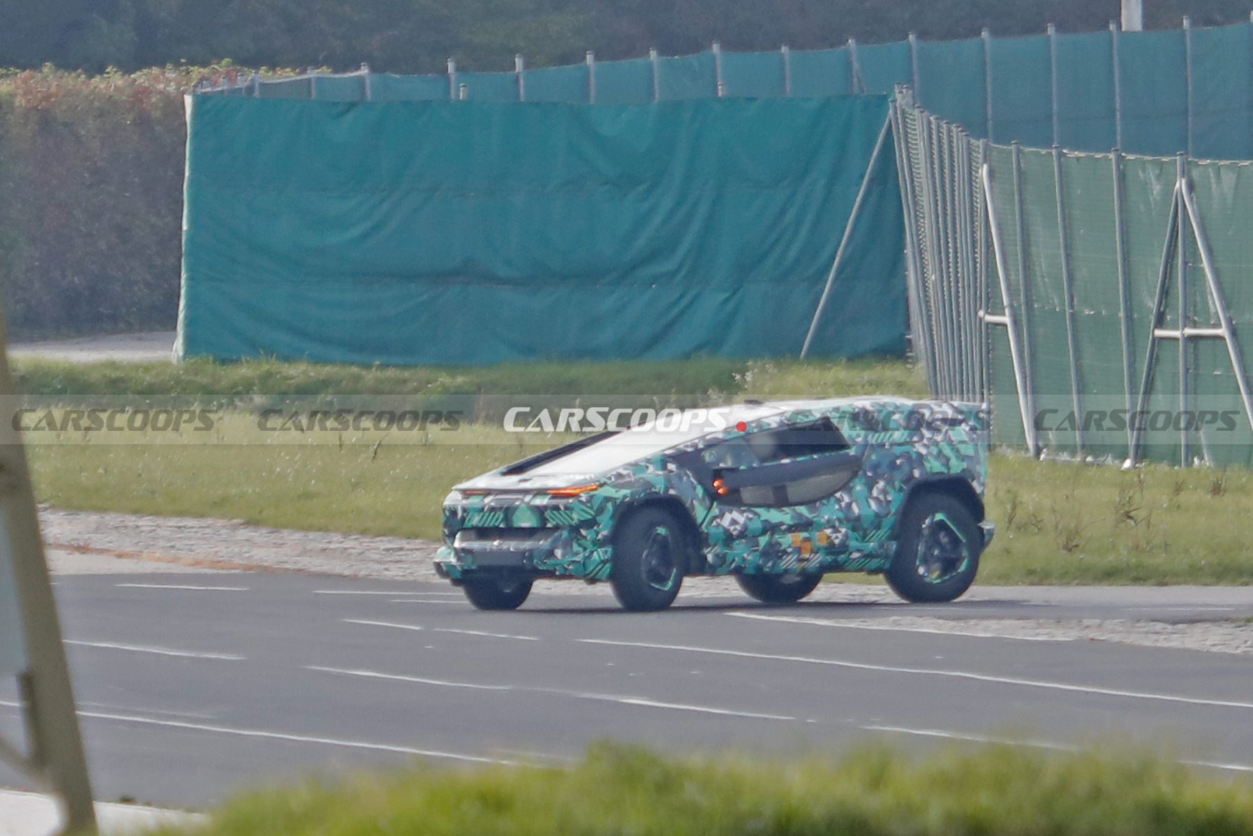 Ceer SUV 0107 1