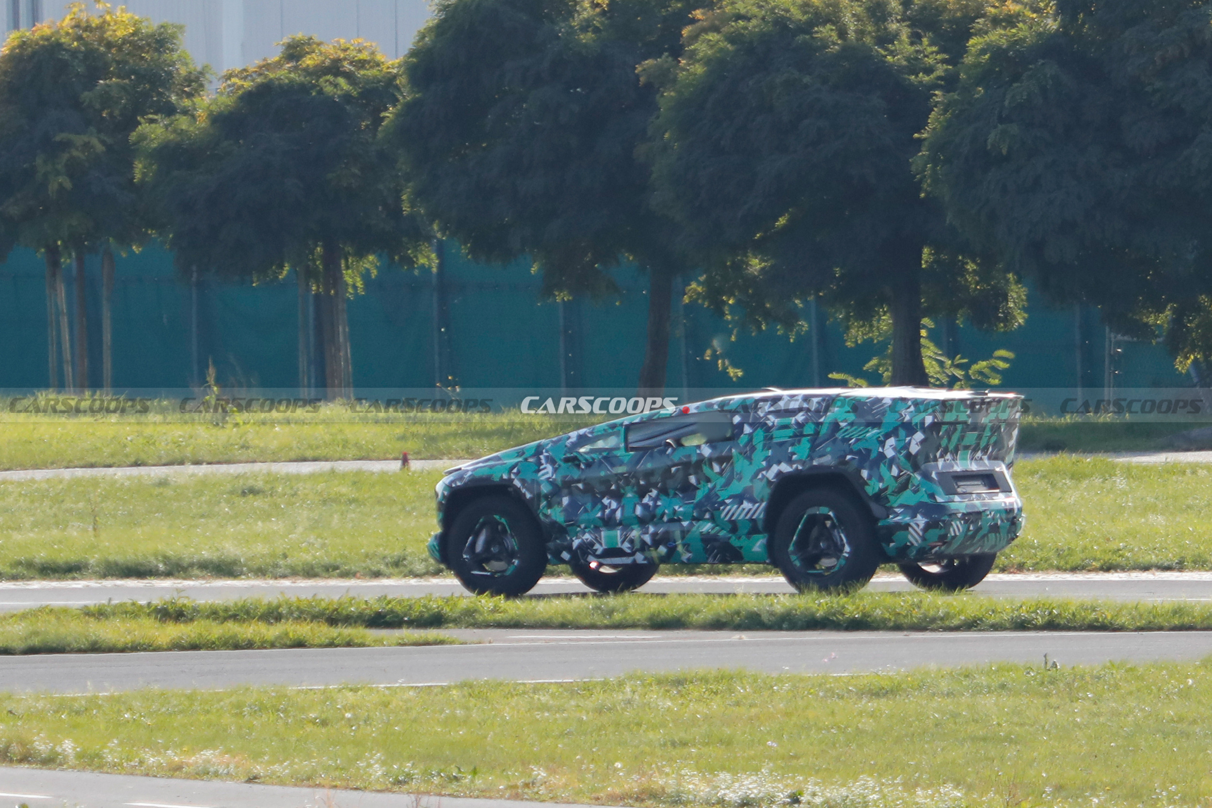 Ceer SUV 0107 10
