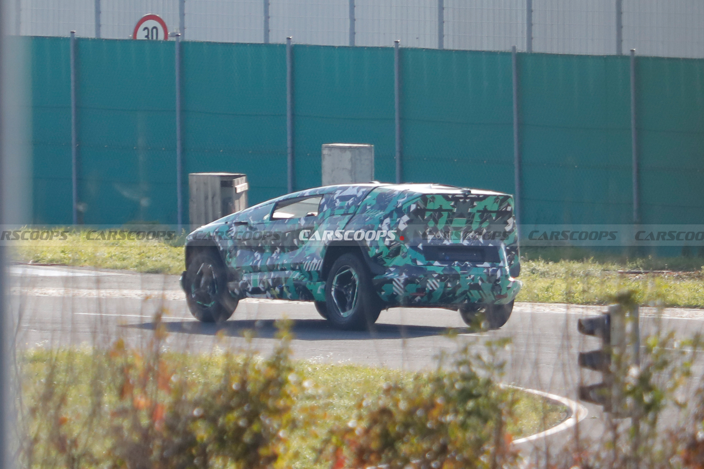 Ceer SUV 0107 13