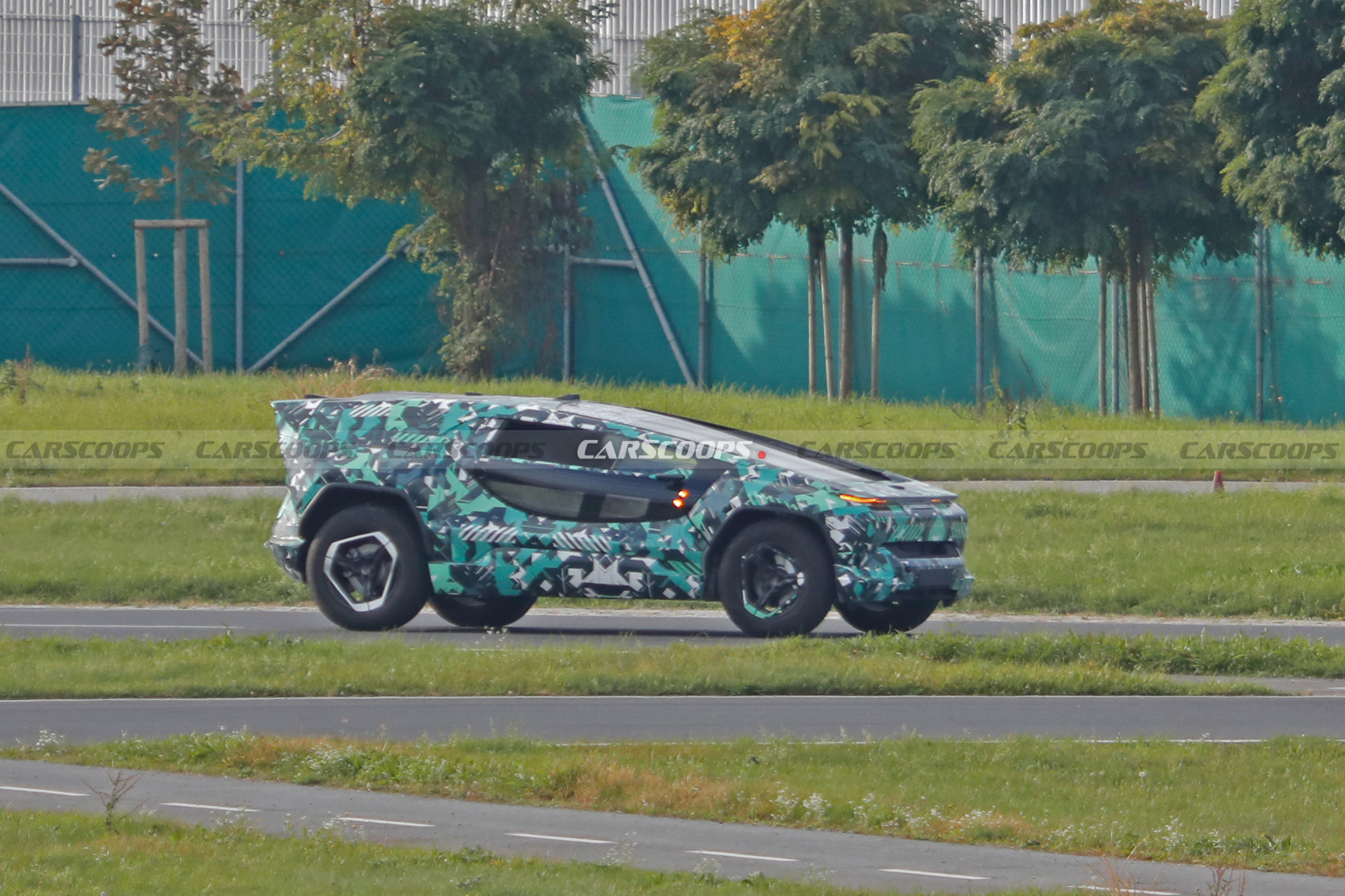 Ceer SUV 0107 2
