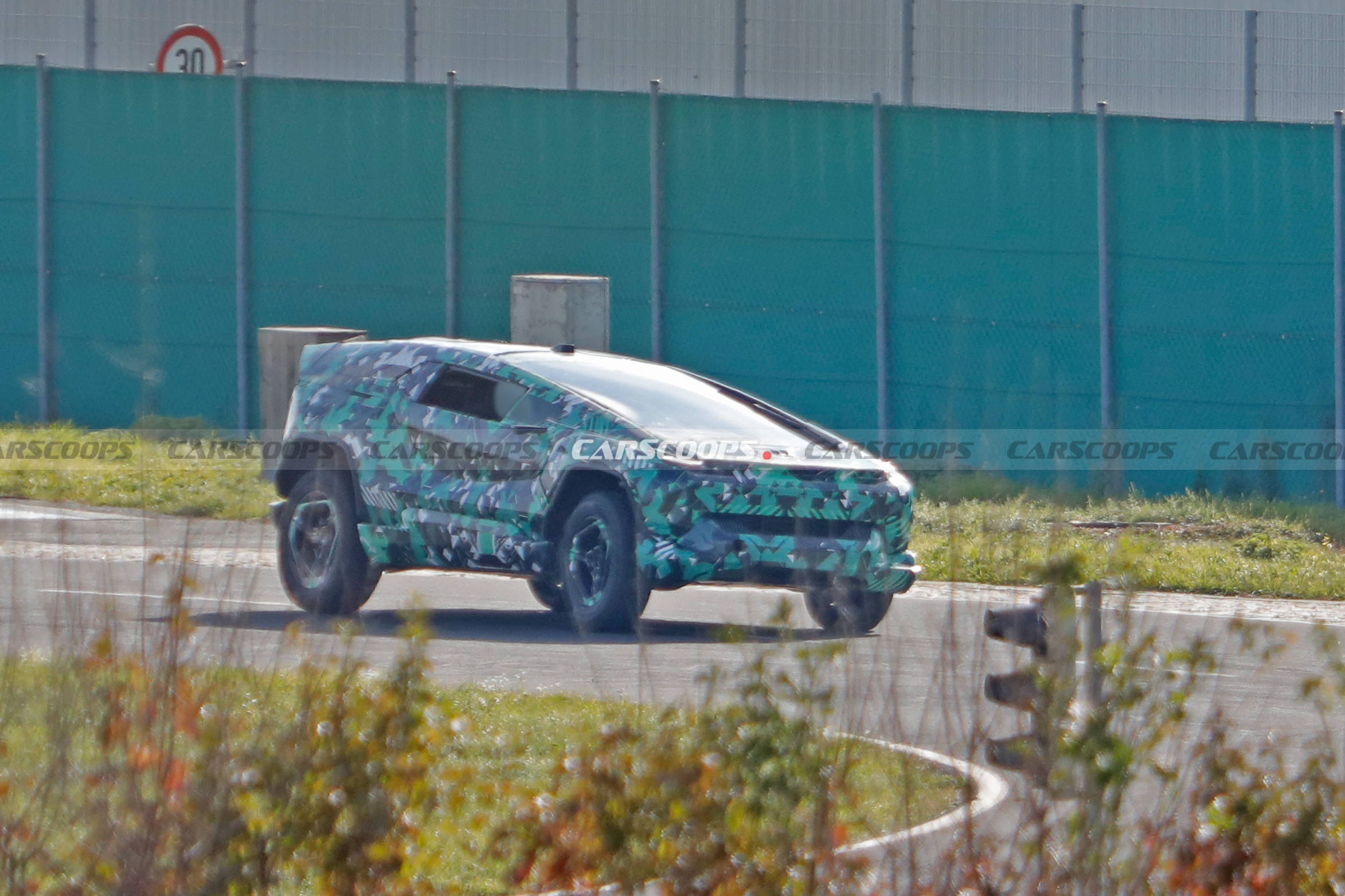 Ceer SUV 0107 6