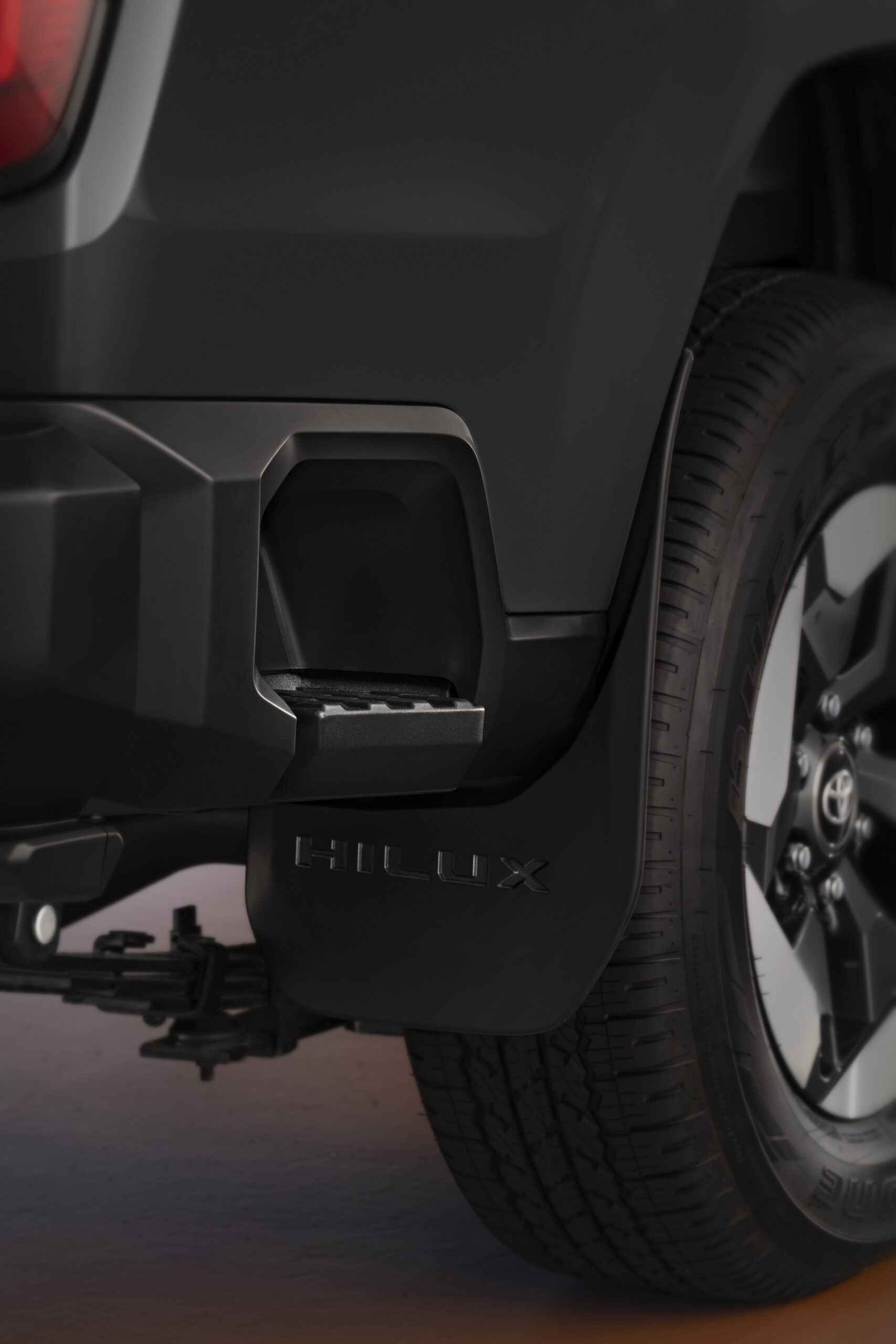 2026-TOYOTA-Hilux-BEV-EXT-04