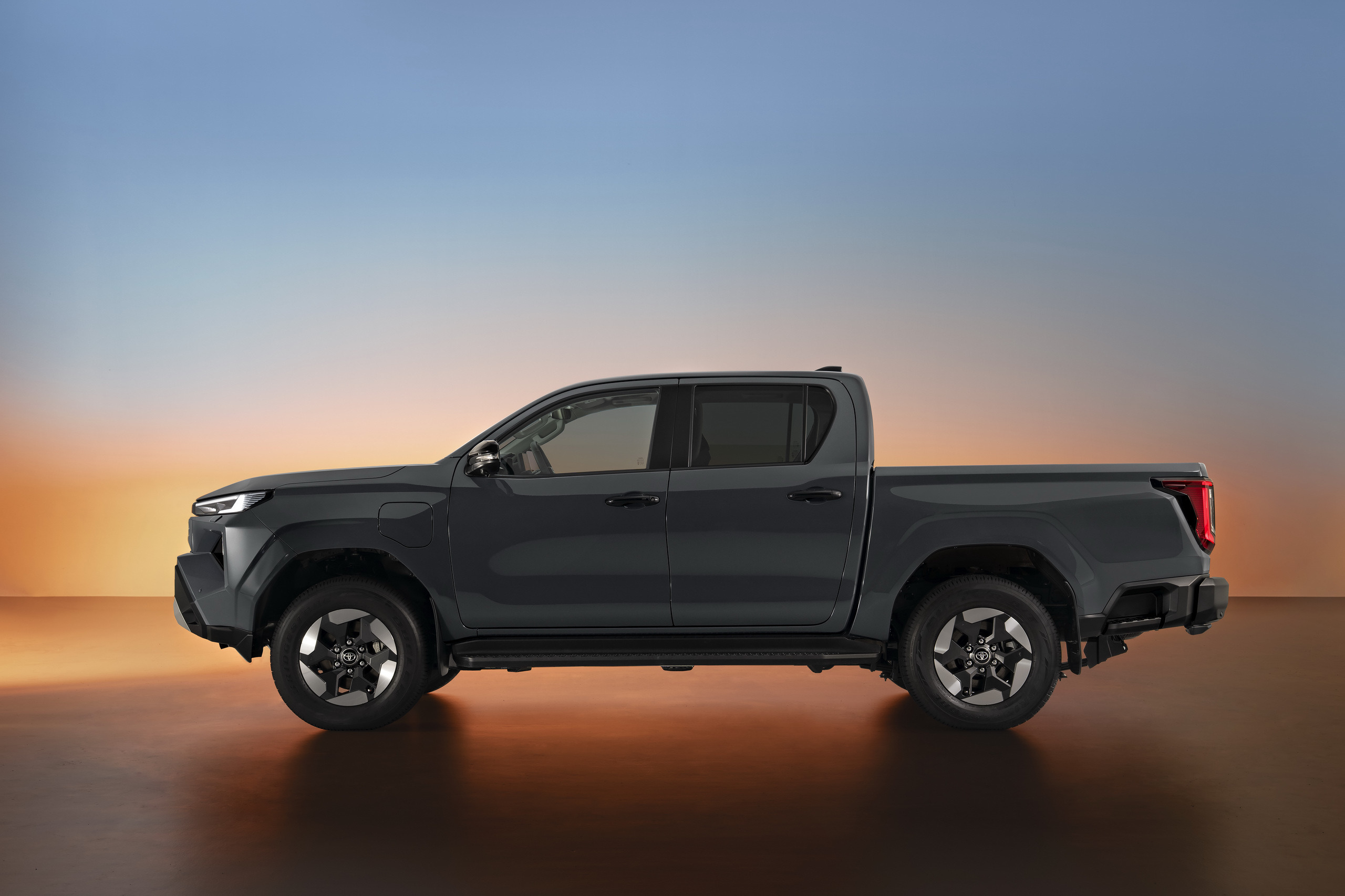 2026-TOYOTA-Hilux-BEV-HERO-7