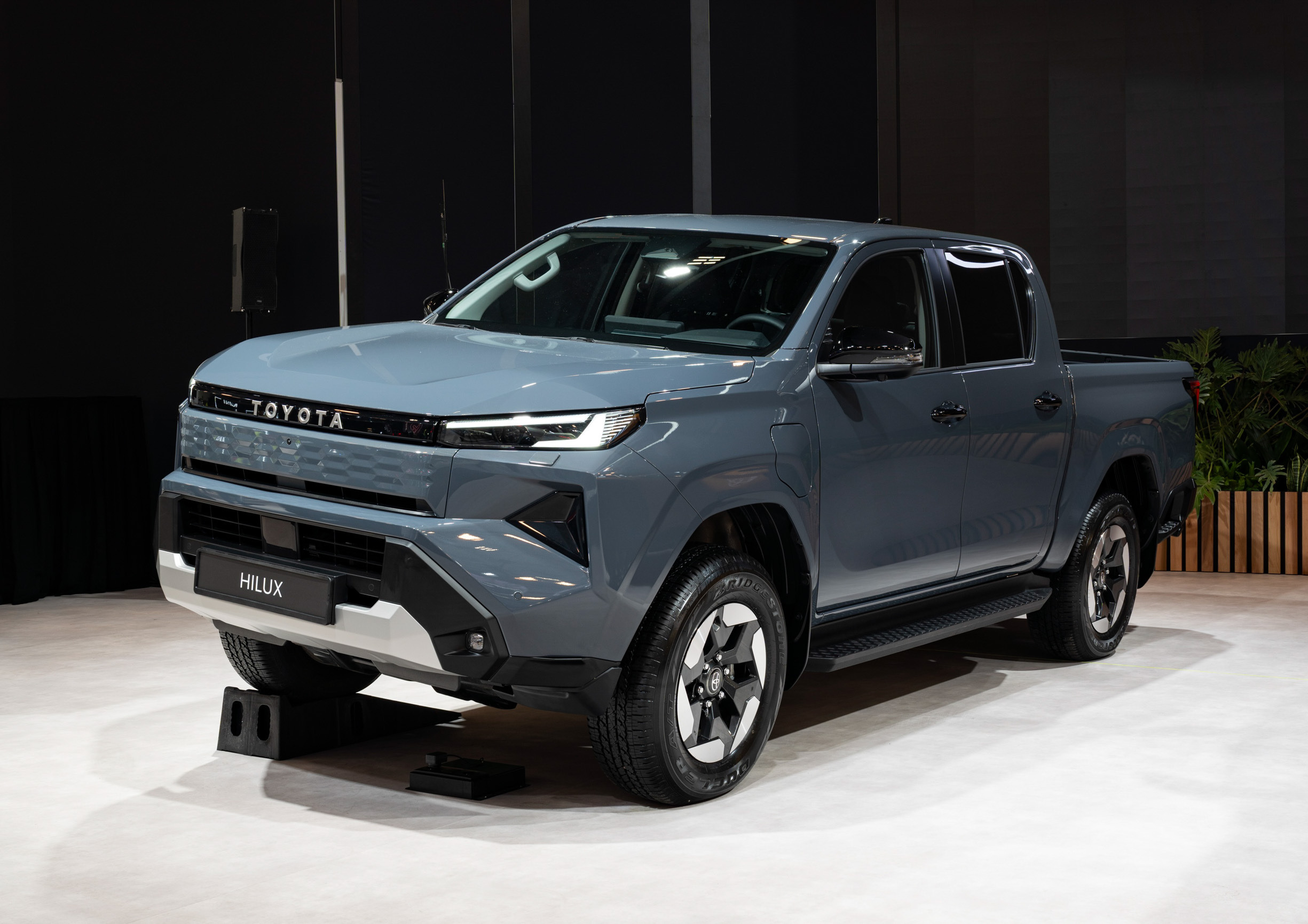 2026 Toyota Hilux 00011
