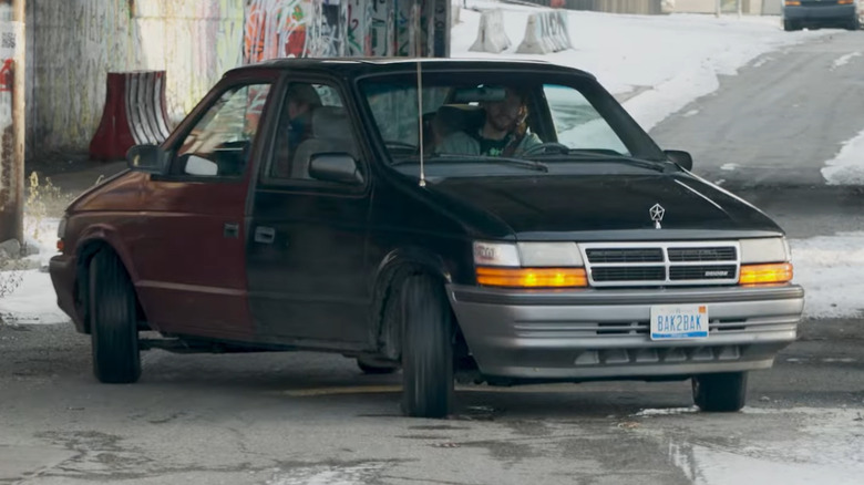 Chrysler-Minivan-Build-2