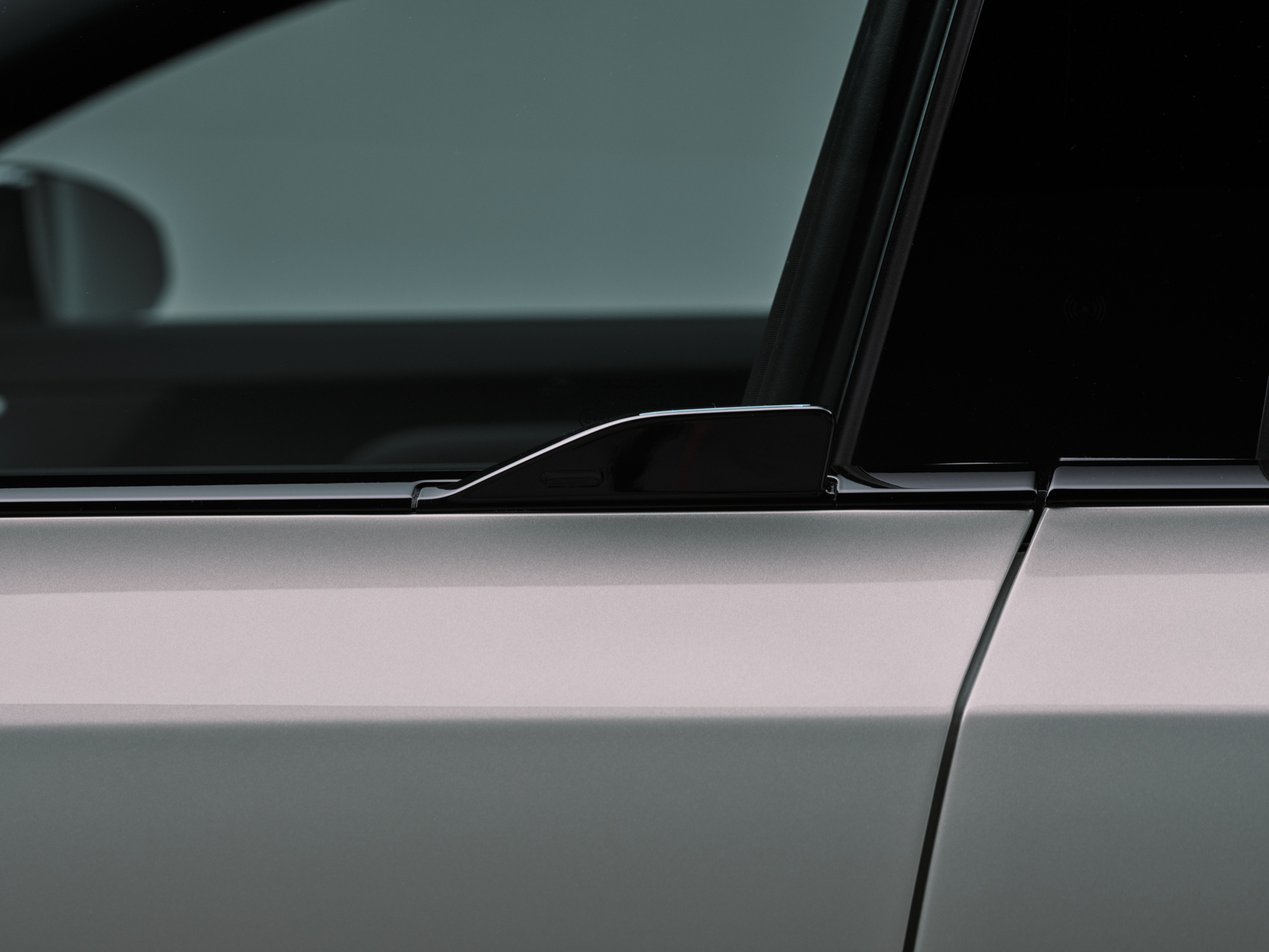 Volvo_EX60_Cross_Country_Studio(18)