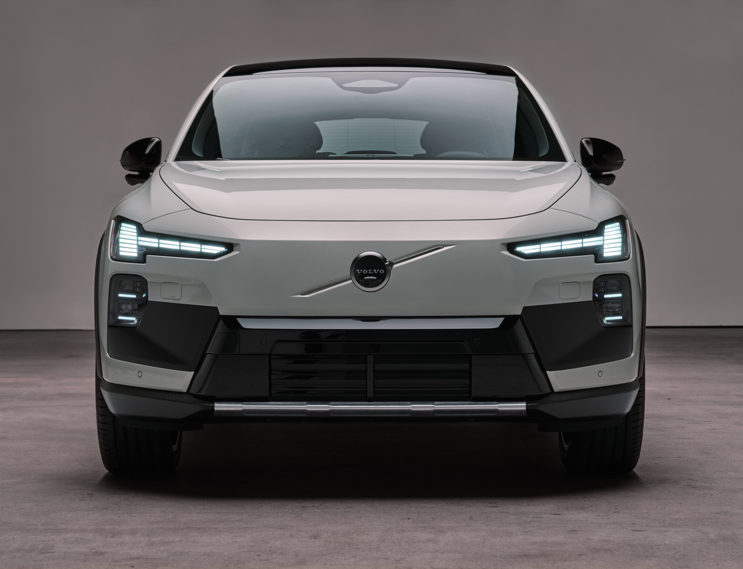 Volvo_EX60_Cross_Country_Studio(29)