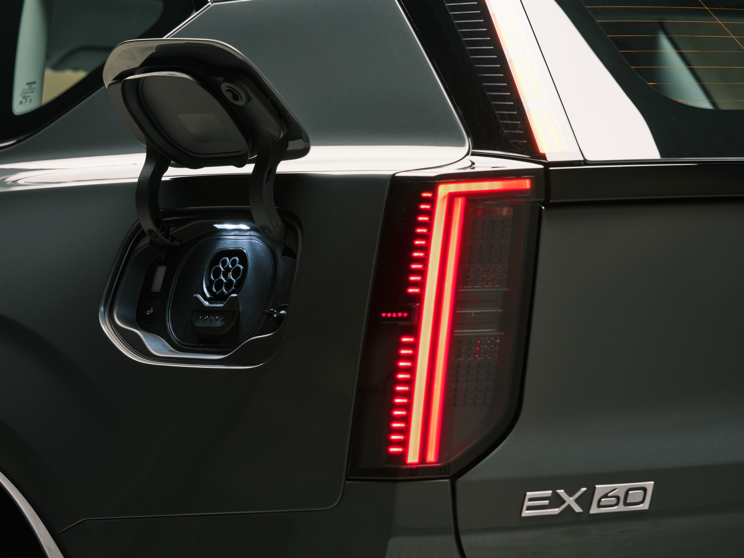 Volvo_EX60_studio(20)
