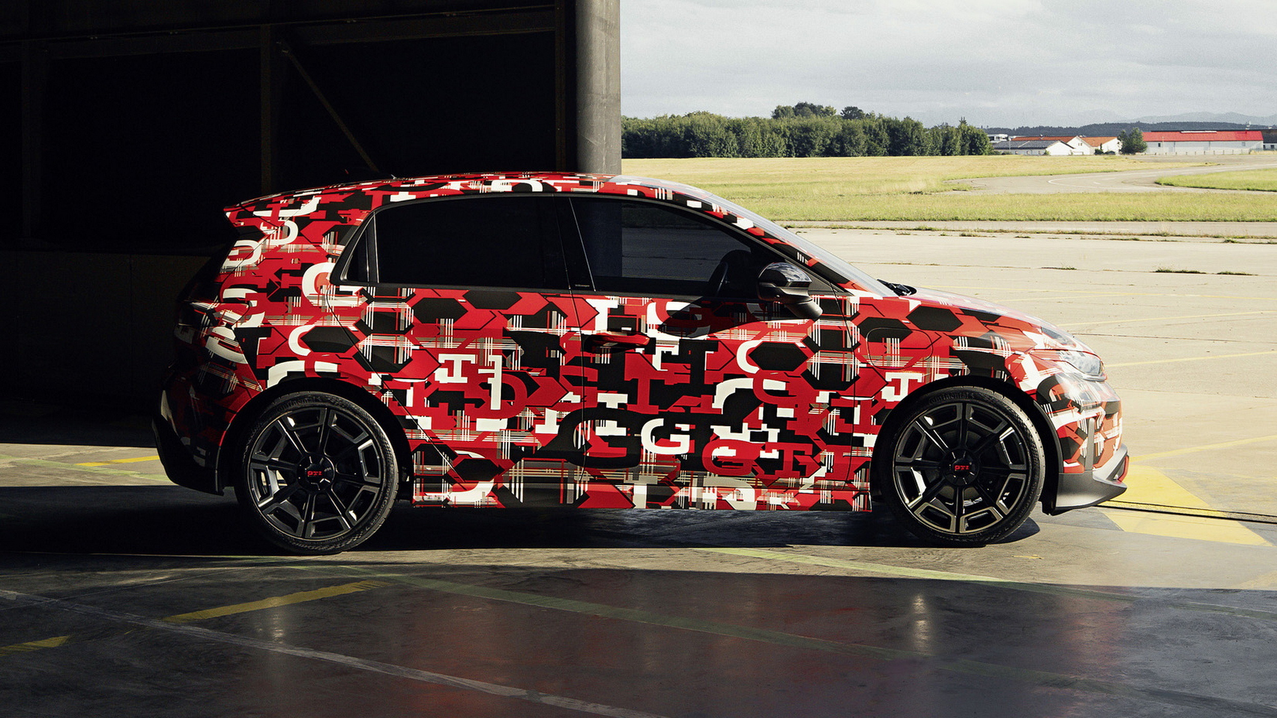 VW ID. Polo GTI Teaser (9) copy