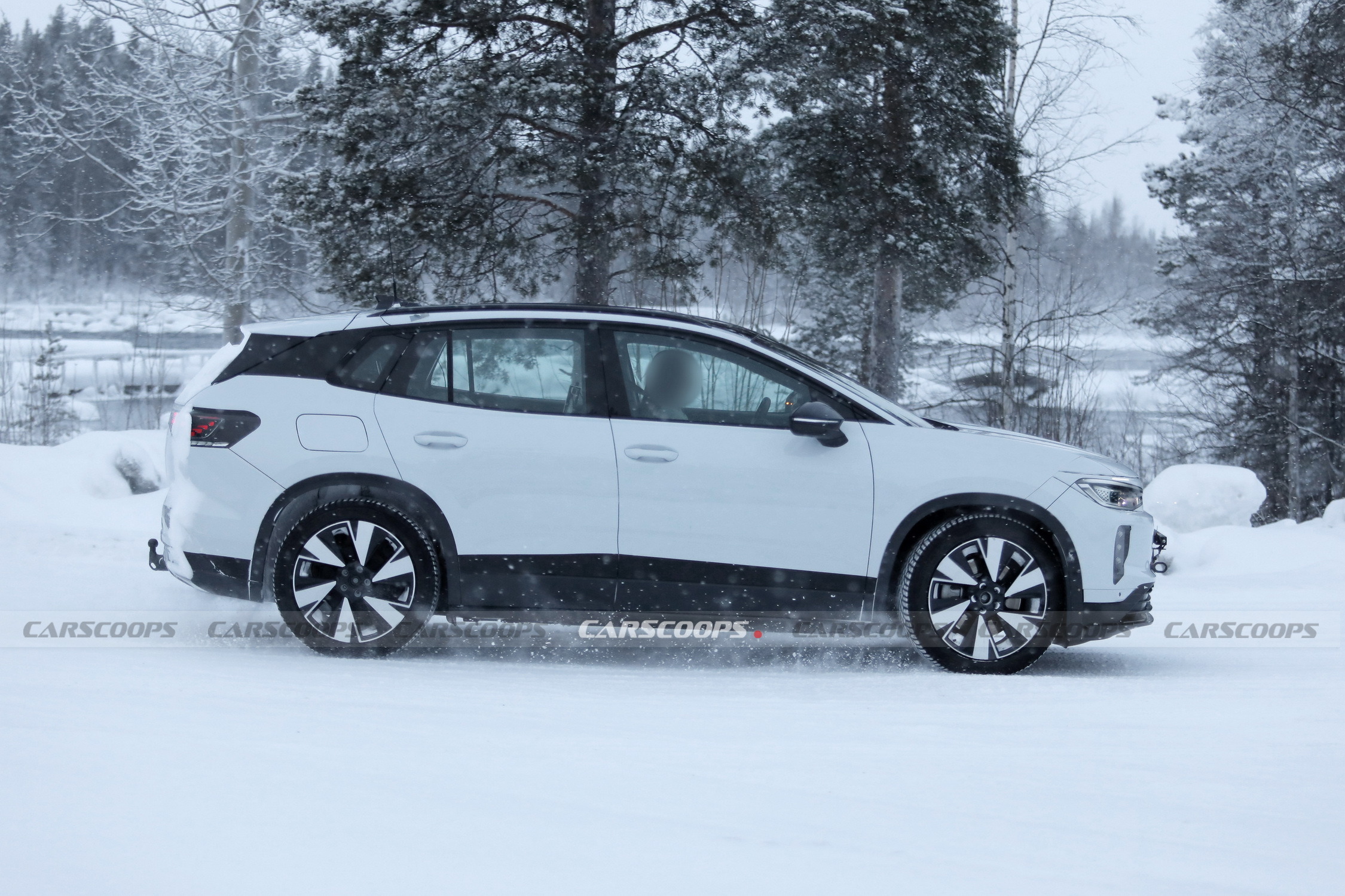 2027 VW ID4 FL 000013
