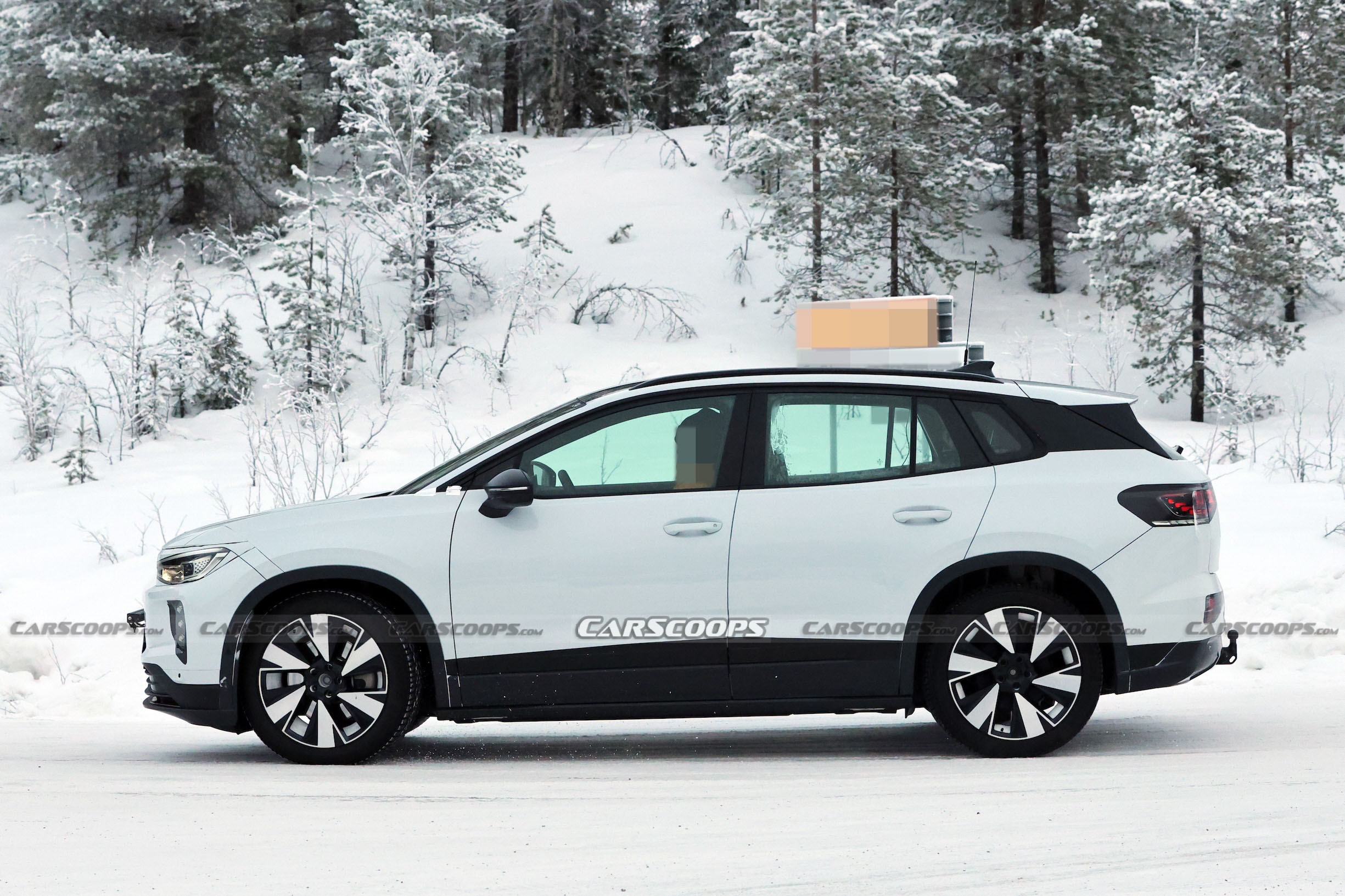 VW ID.4 facelift spy shots 00016