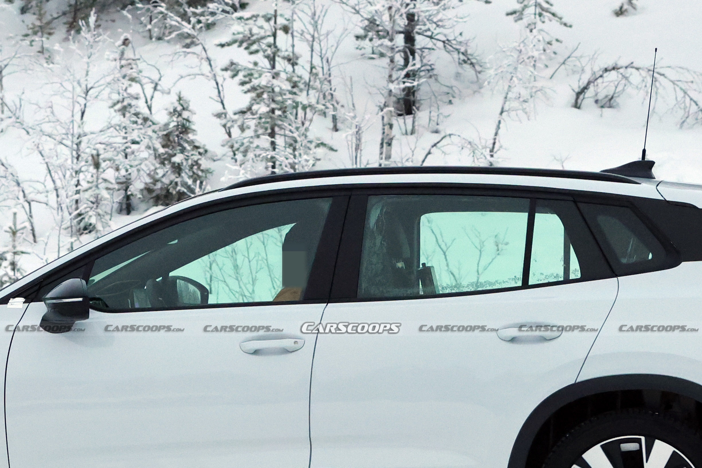 VW ID.4 facelift spy shots 00020