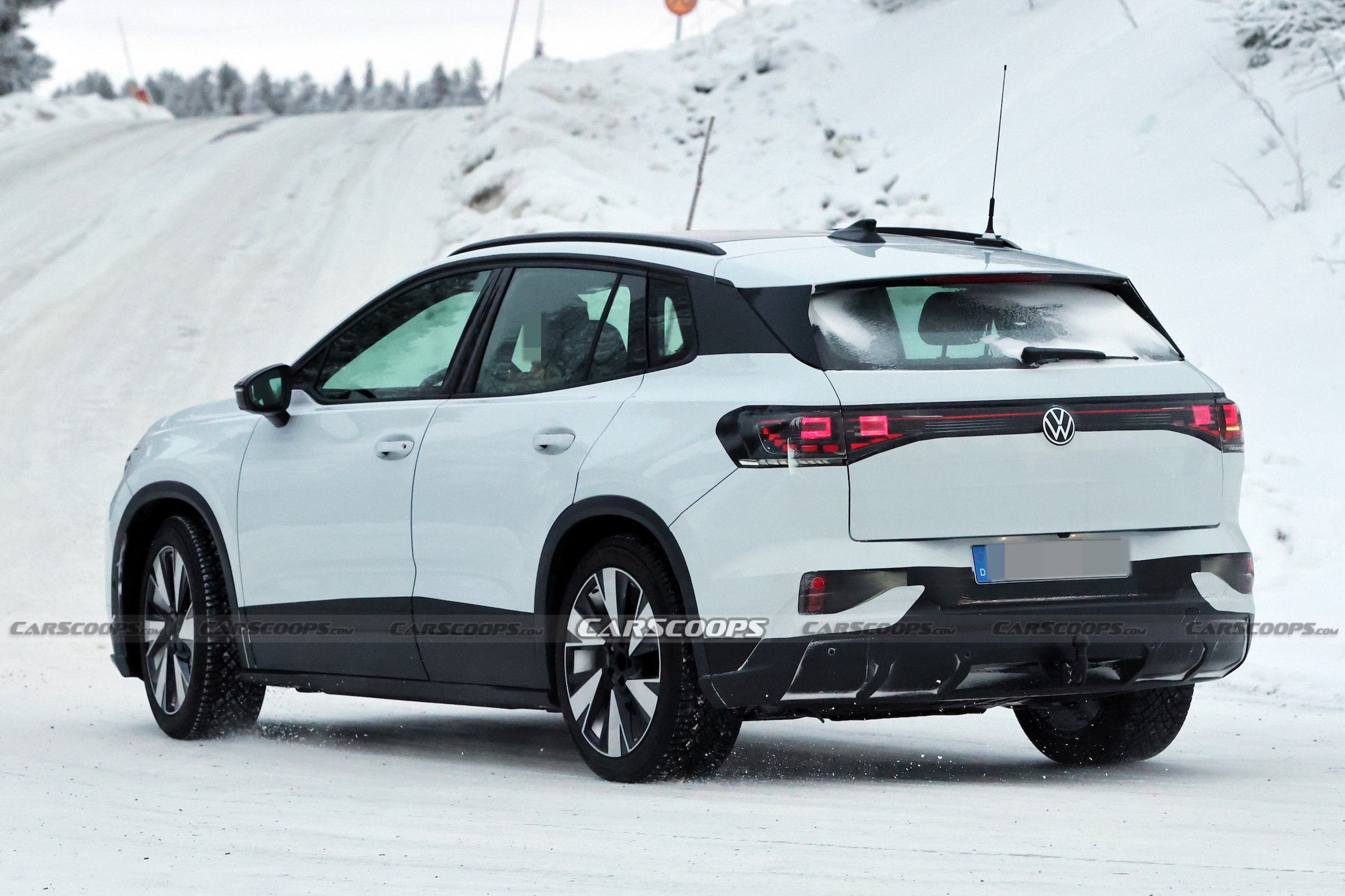VW ID.4 facelift spy shots 00022