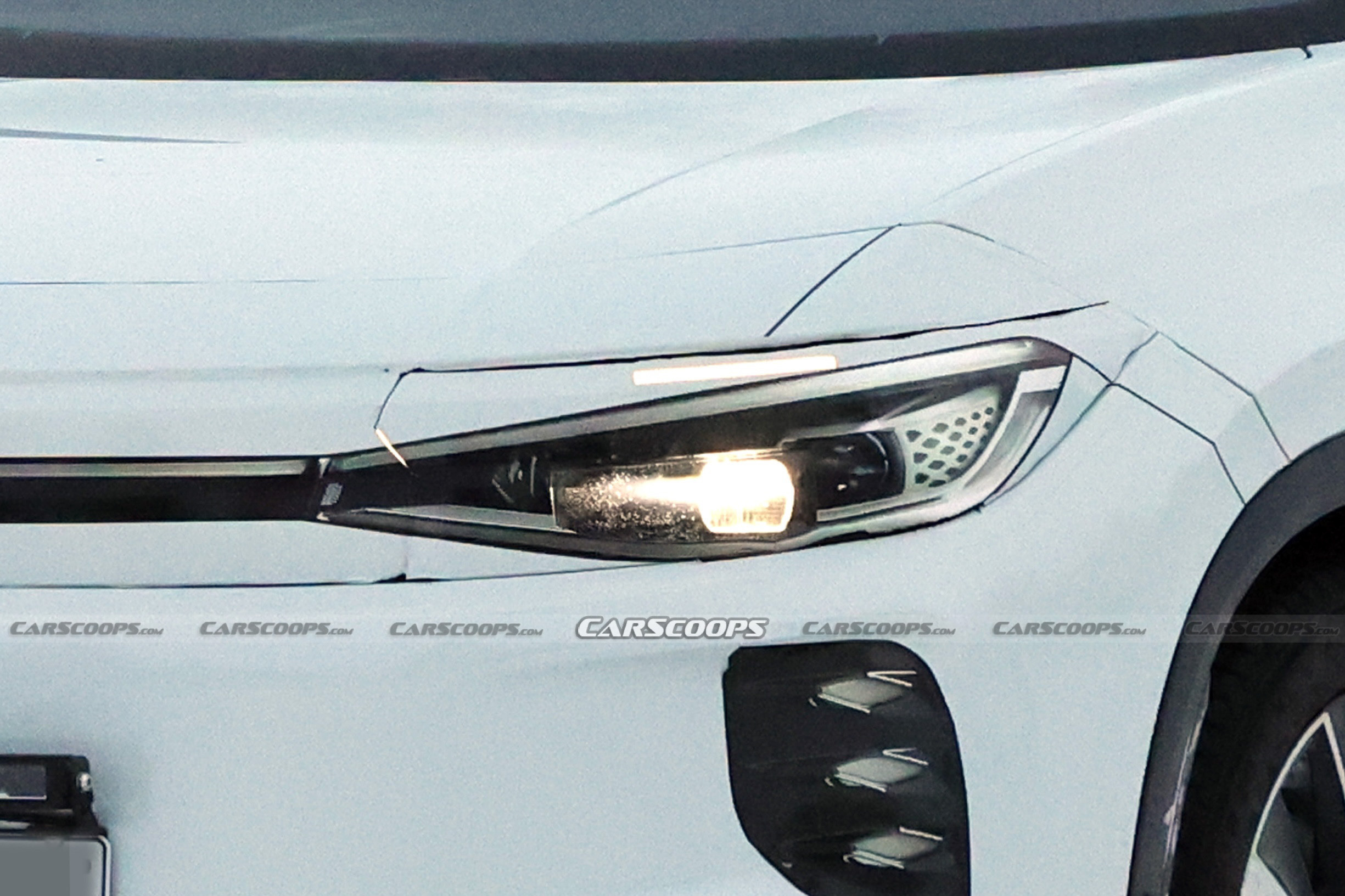 VW ID.4 facelift spy shots 00007