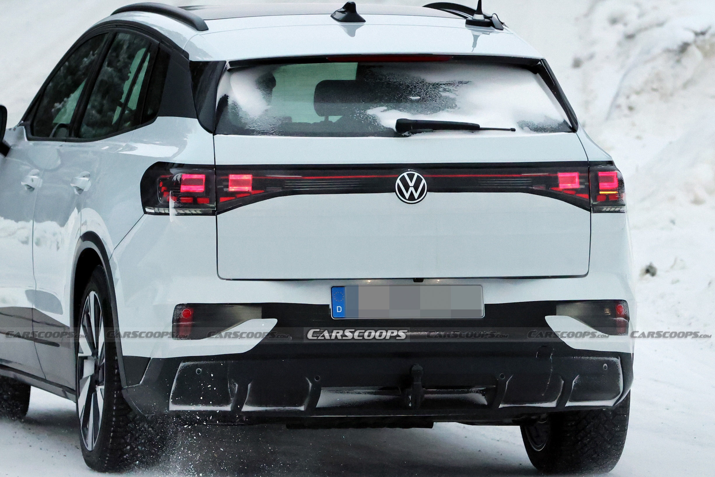 VW ID.4 facelift spy shots 00025