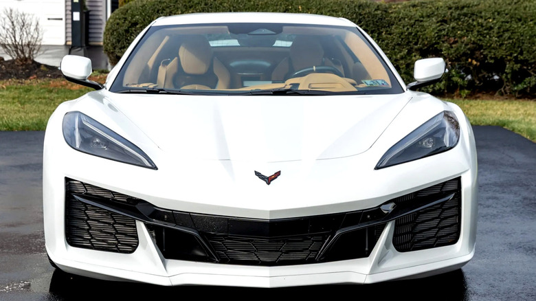 2025_chevrolet_corvette-e-ray_2025_chevrolet_corvette-e-ray_f58cec42-5e65-44fd-9f58-862fbd330c11-KXDJ8z-28439-28440-scaled copy