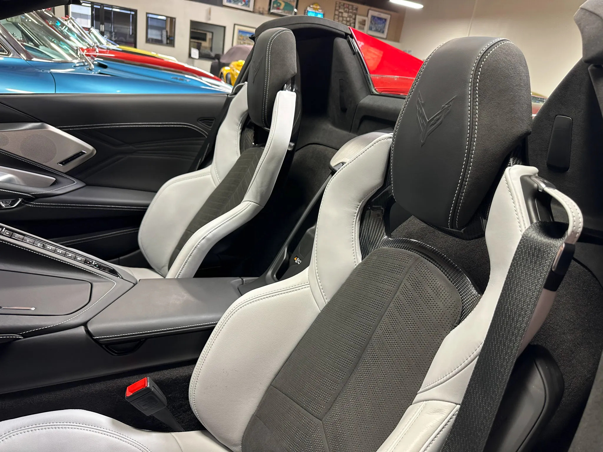 Chevy Corvette E-Ray Auction Result - 37