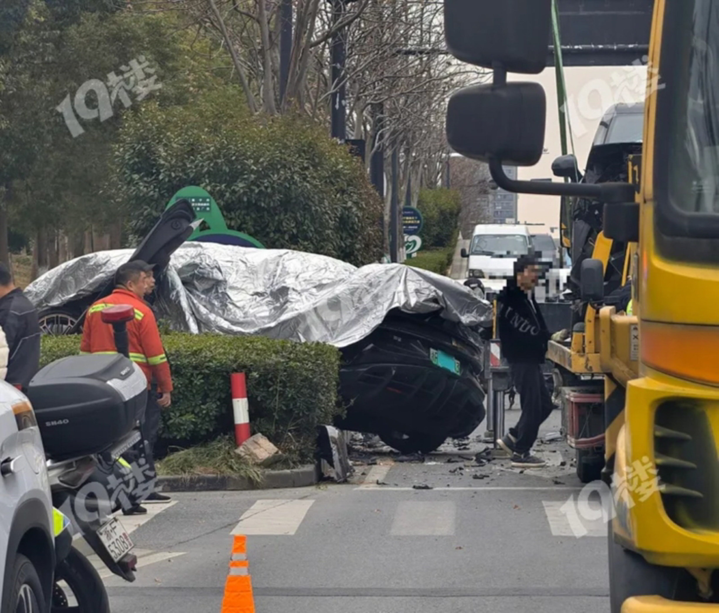 Yangwang U9 crash 00006