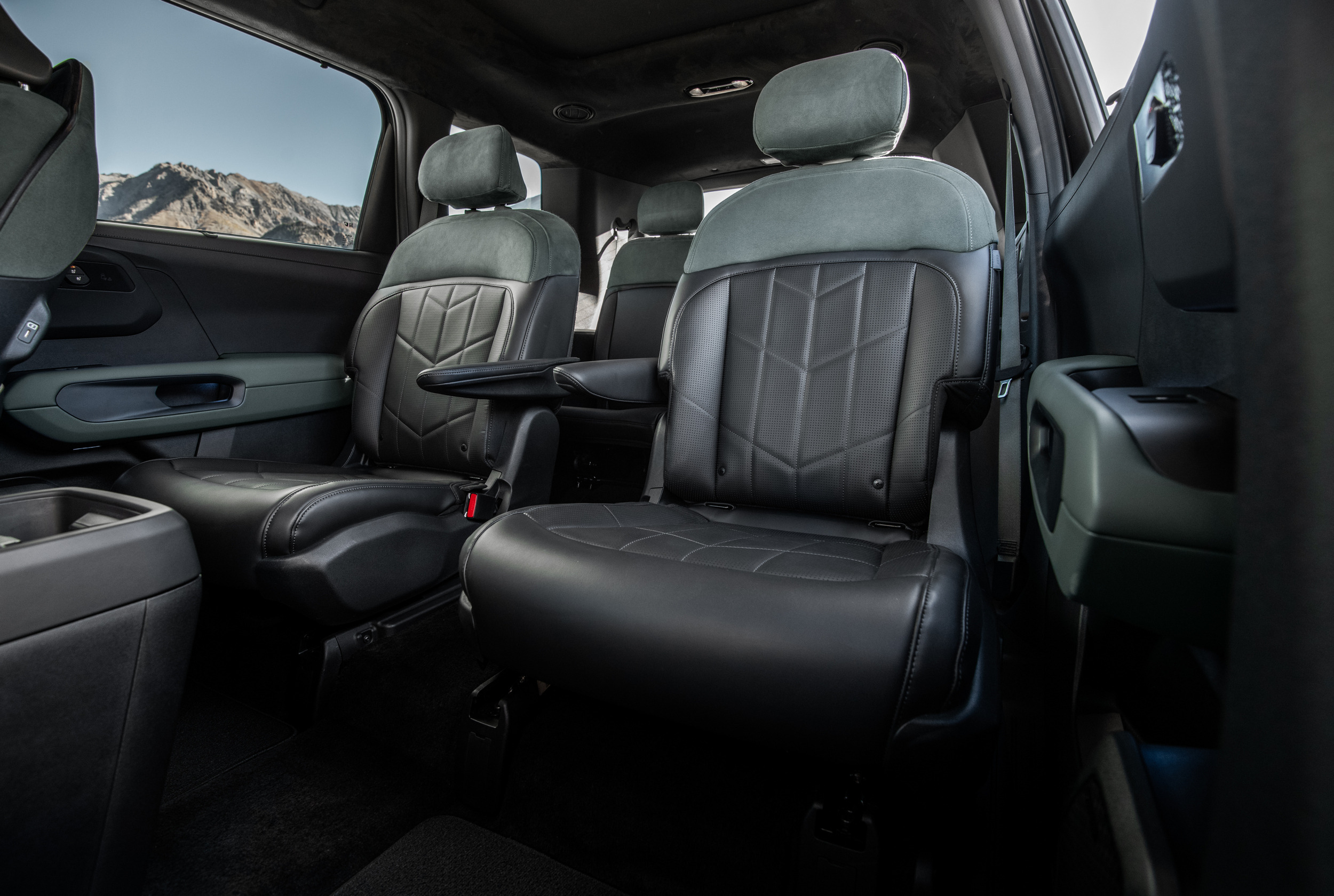 2027 Kia Telluride Hybrid 226 18