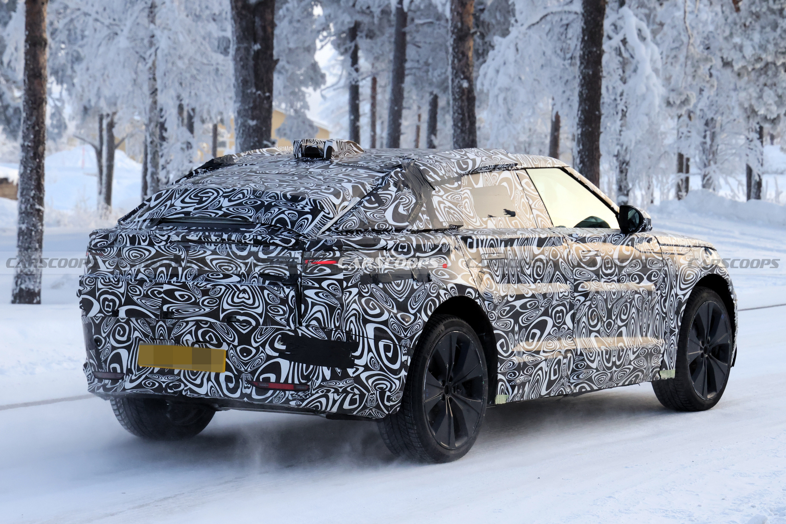 2027 Range Rover Velar 212 18