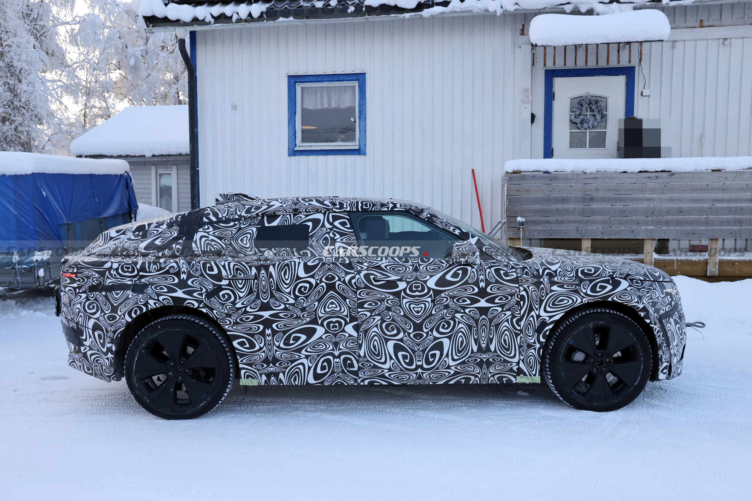 2027 Range Rover Velar 212 4