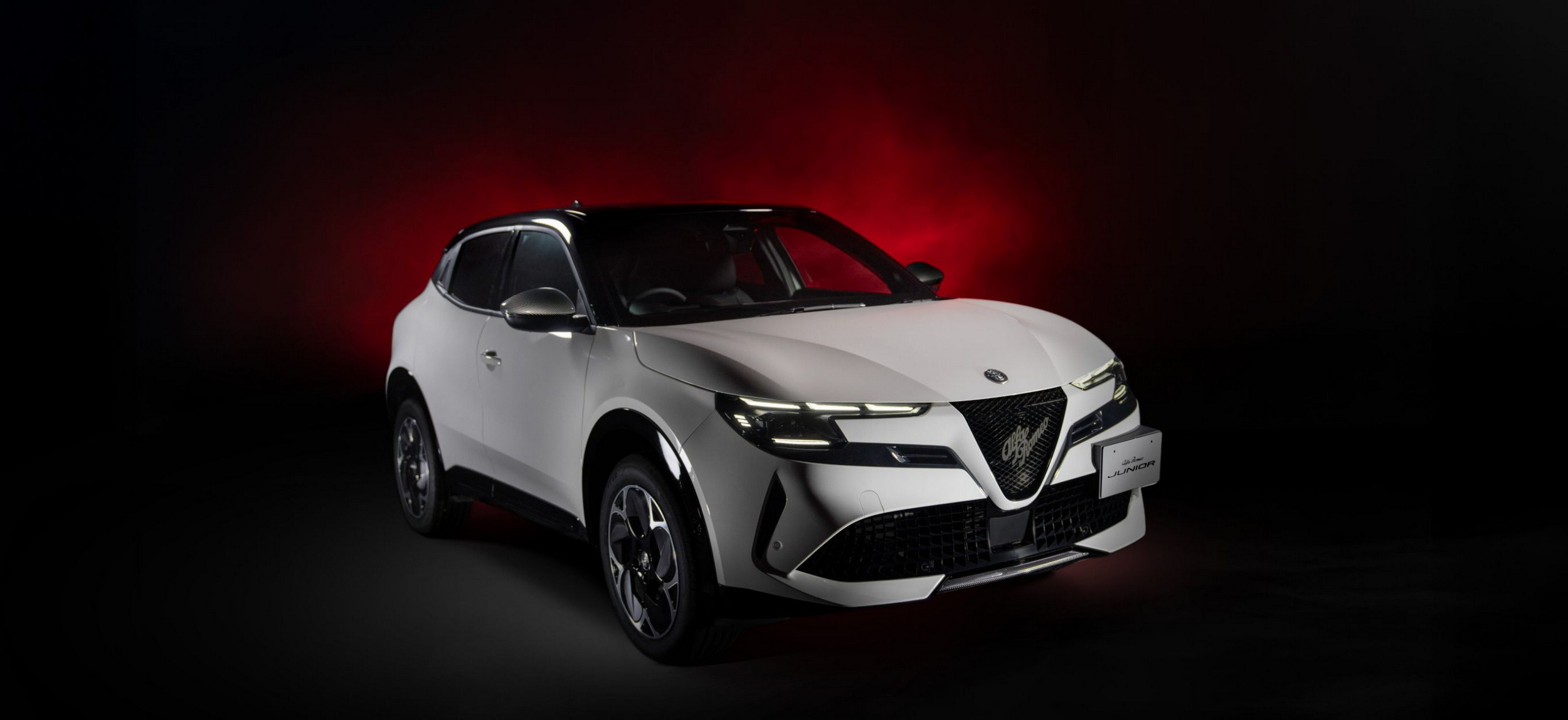Alfa Romeo Junior Ibrida Edizione Bianco - Japan (7)